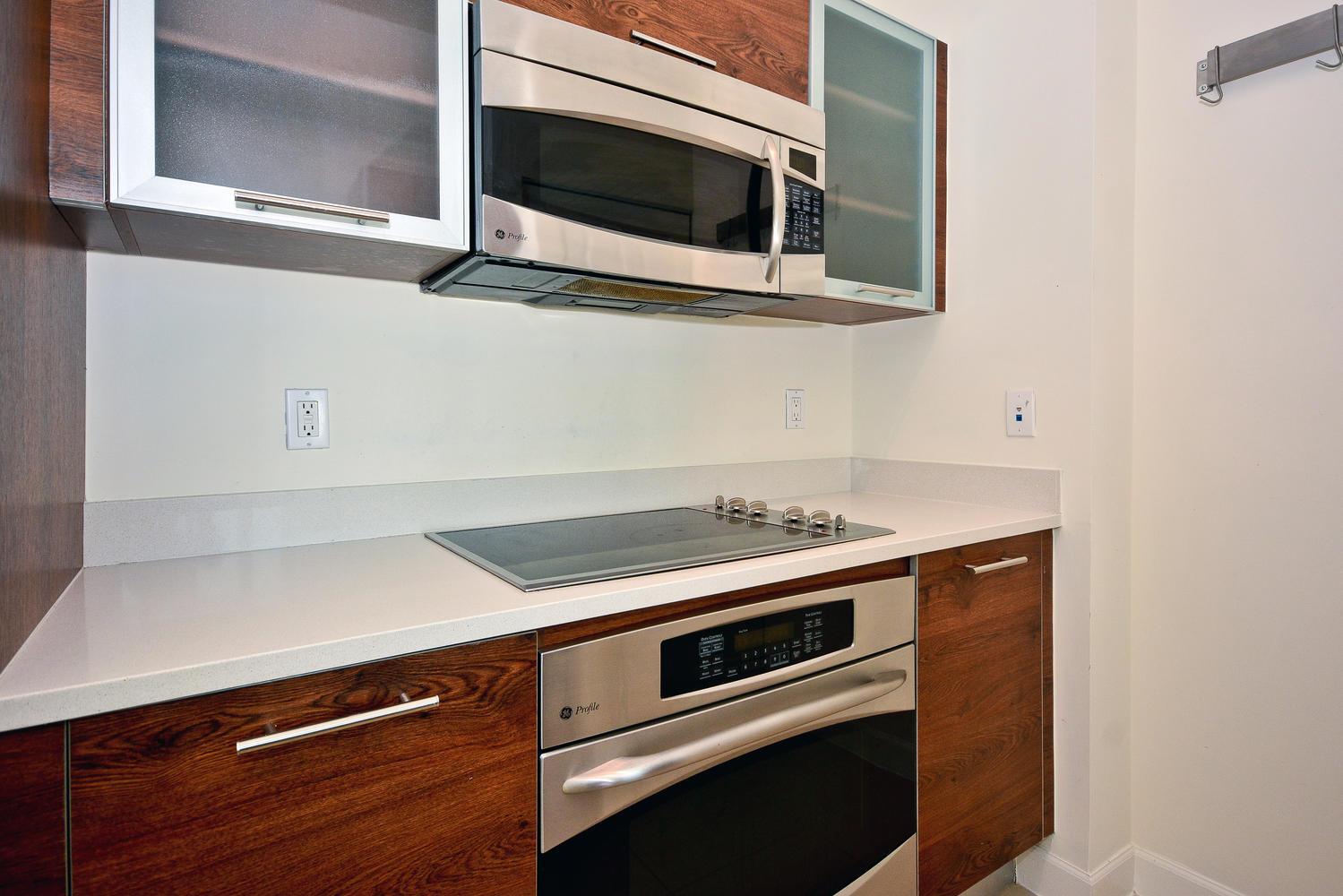 480 Hibiscus Street 841