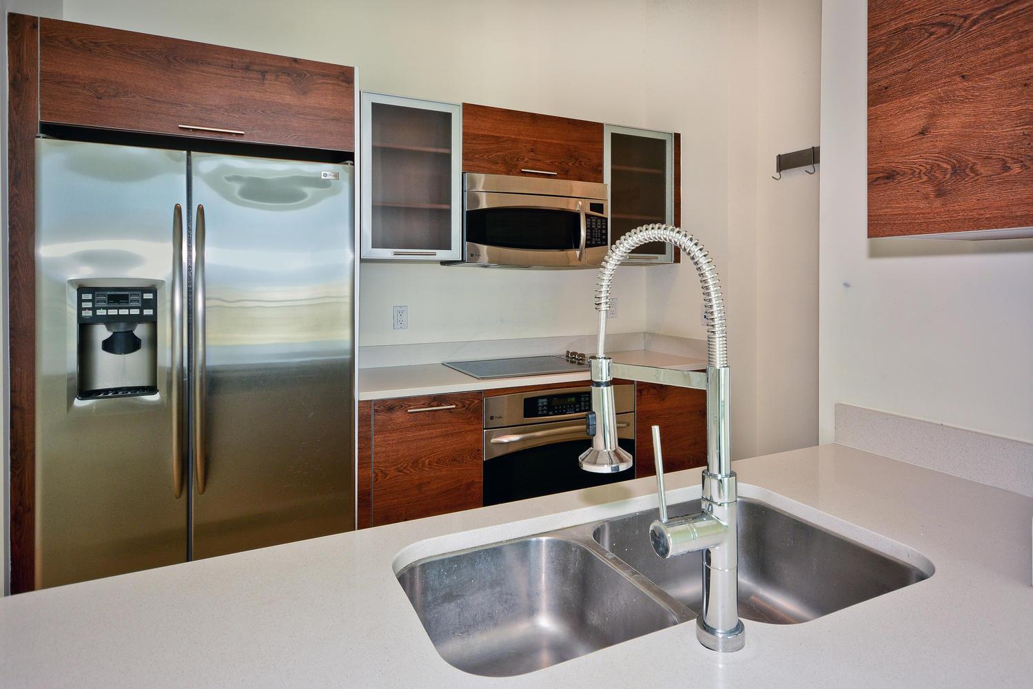 480 Hibiscus Street 841