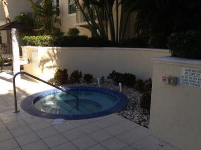 610 Clematis Street 427