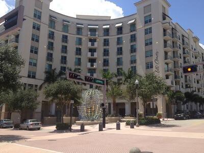 610 Clematis Street 427