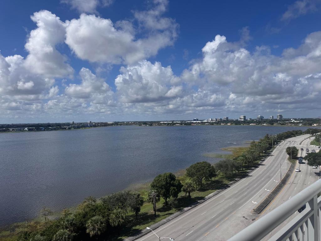 300 S Australian Avenue 811