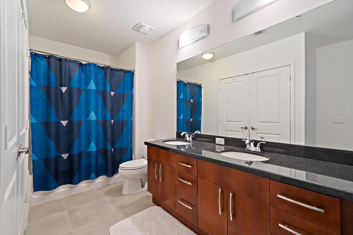 300 S Australian Avenue 811