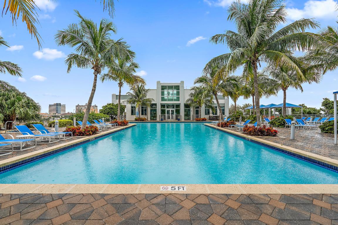 300 S Australian Avenue 811