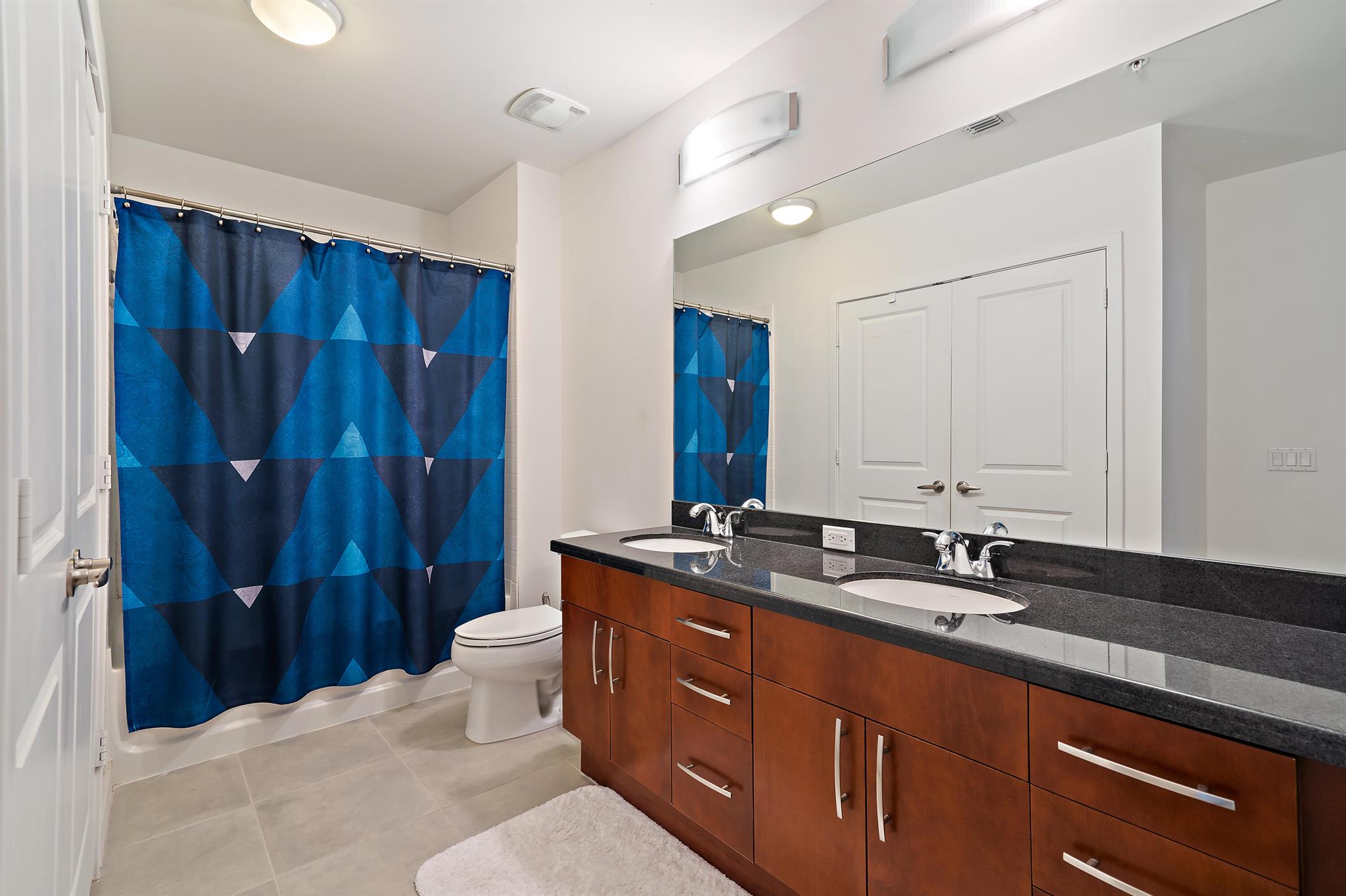 300 S Australian Avenue 811