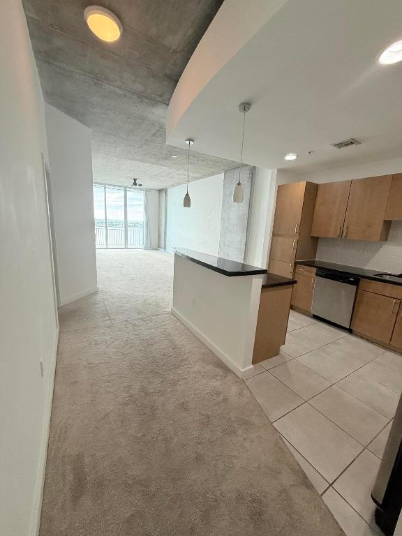 300 S Australian Avenue 811