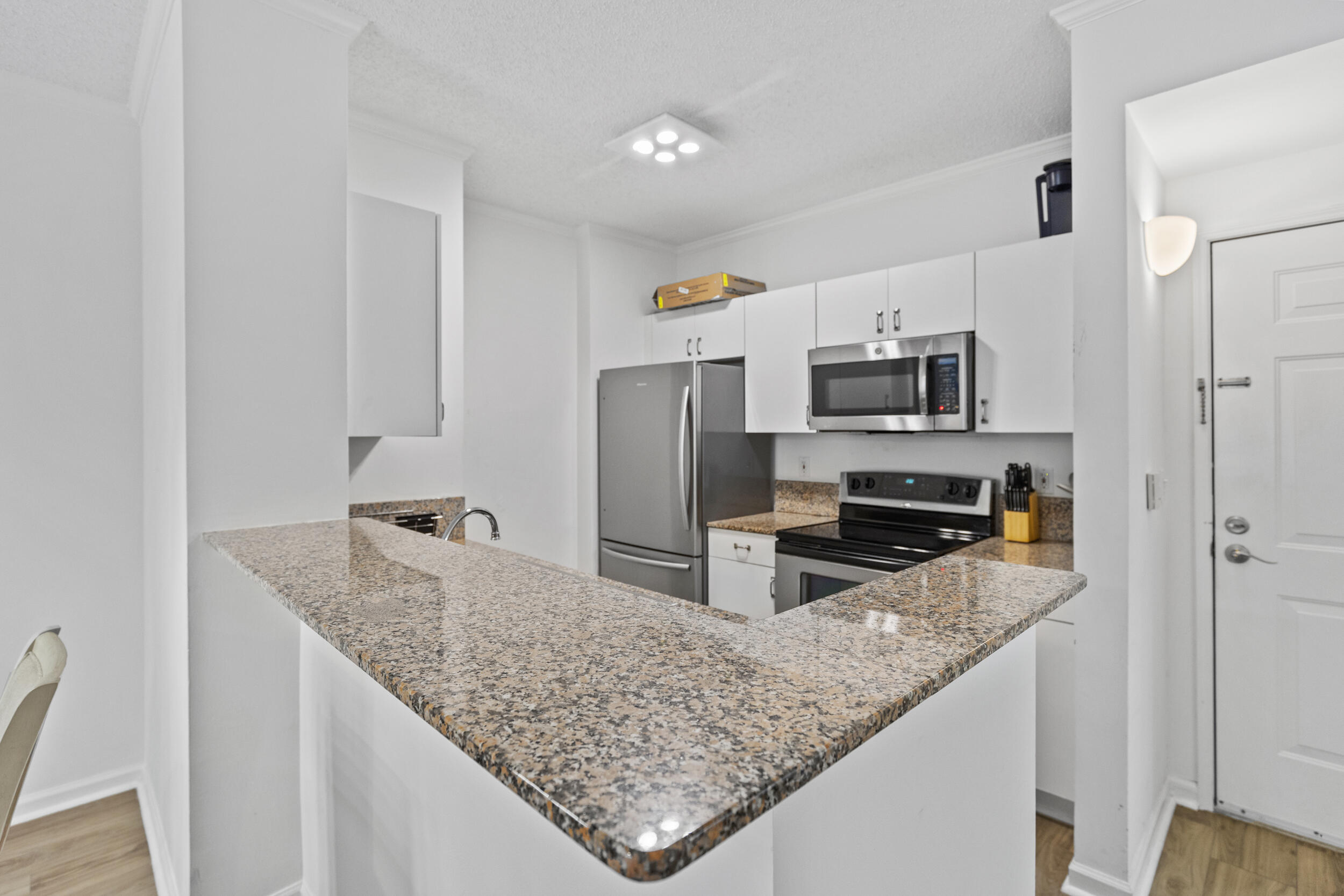 630 S Sapodilla Avenue 202