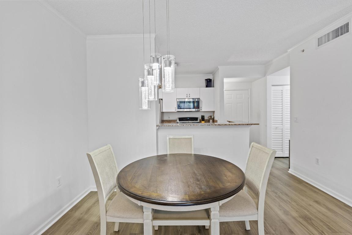 630 S Sapodilla Avenue 202