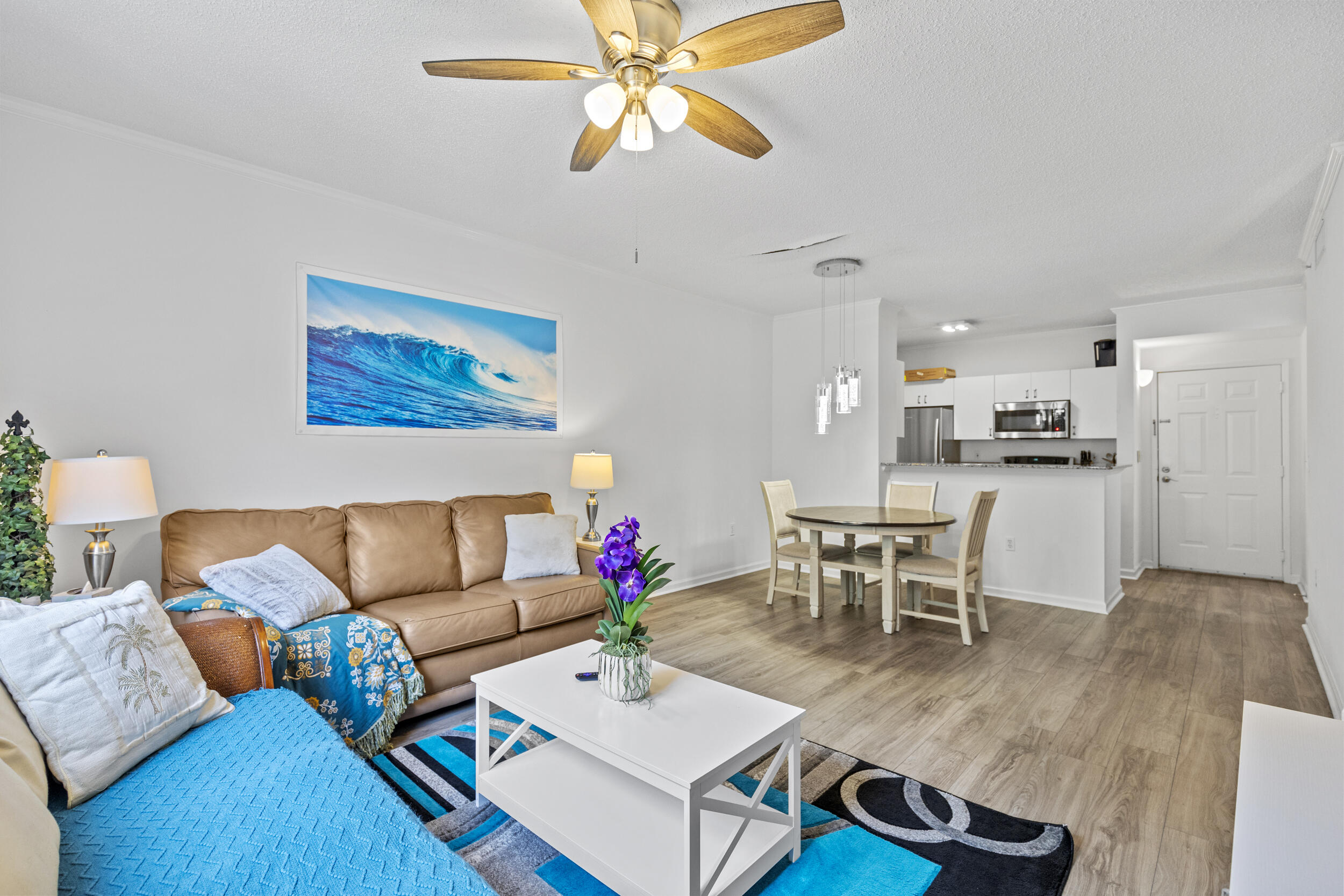 630 S Sapodilla Avenue 202