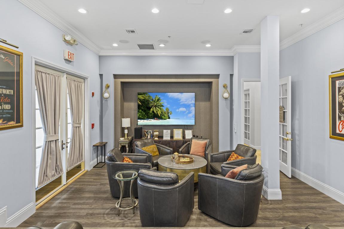 630 S Sapodilla Avenue 202