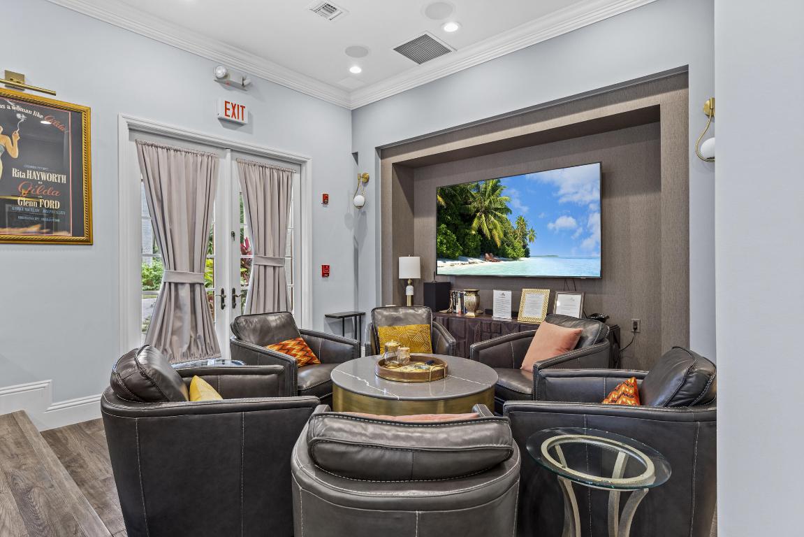 630 S Sapodilla Avenue 202