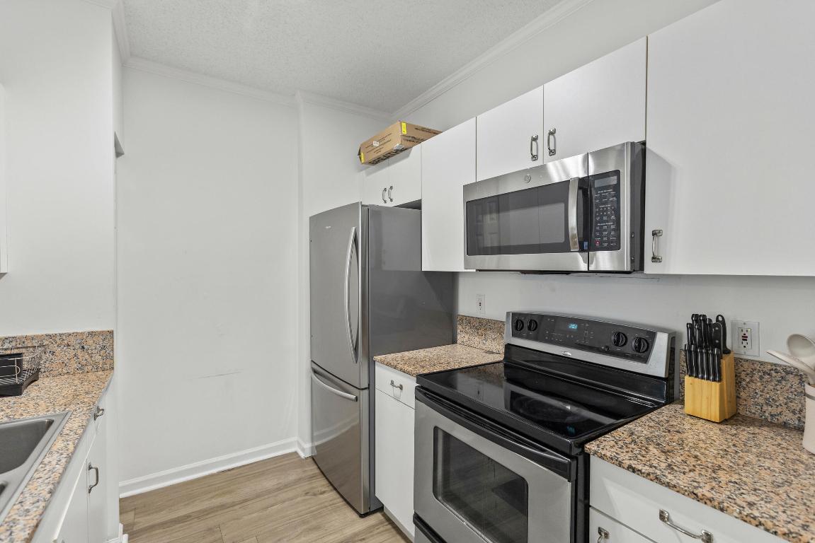 630 S Sapodilla Avenue 202