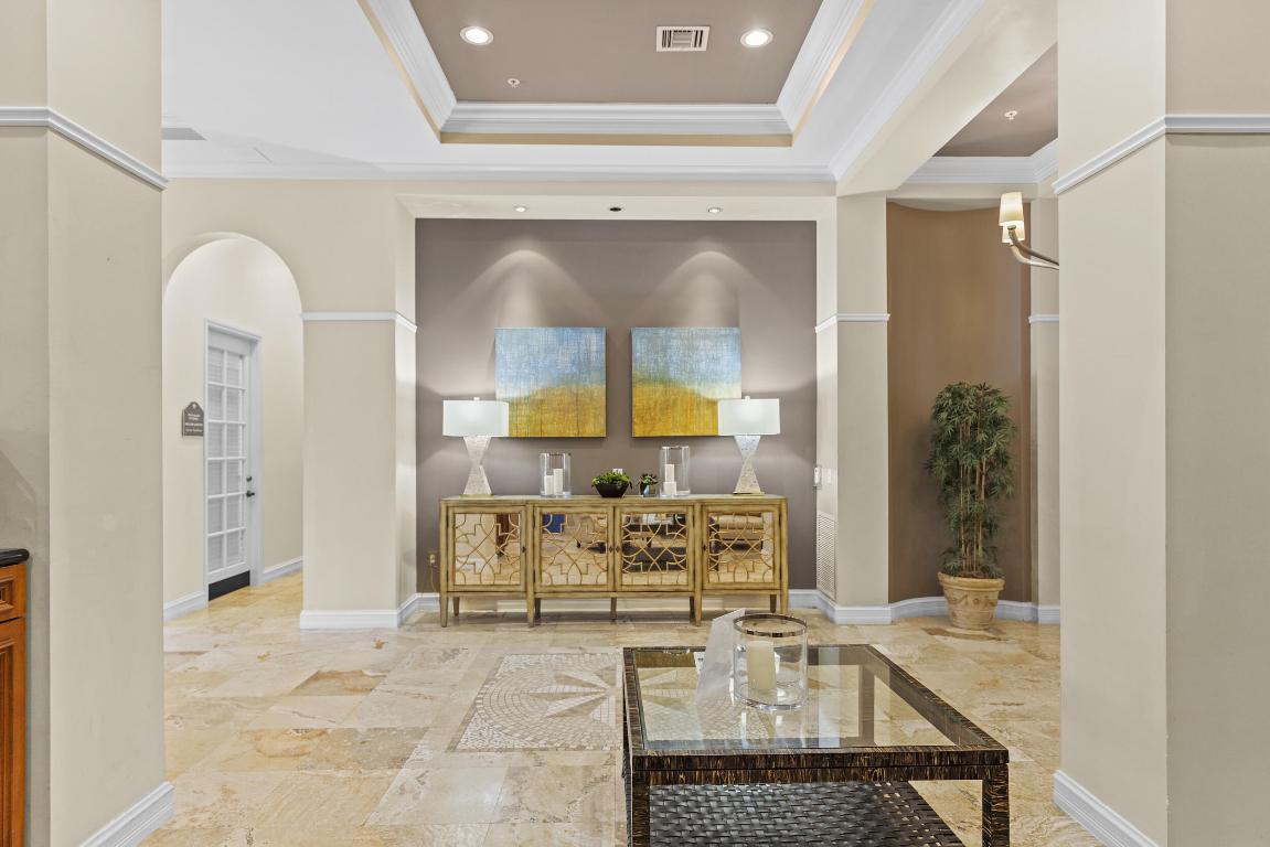 630 S Sapodilla Avenue 202