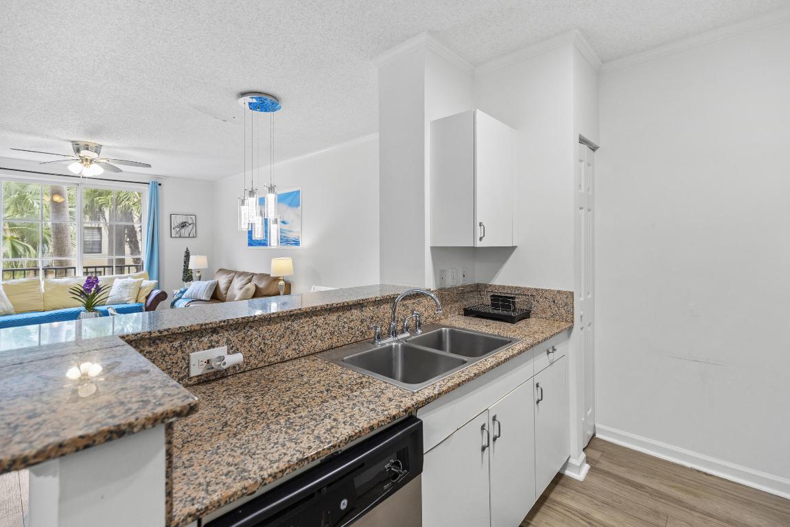 630 S Sapodilla Avenue 202