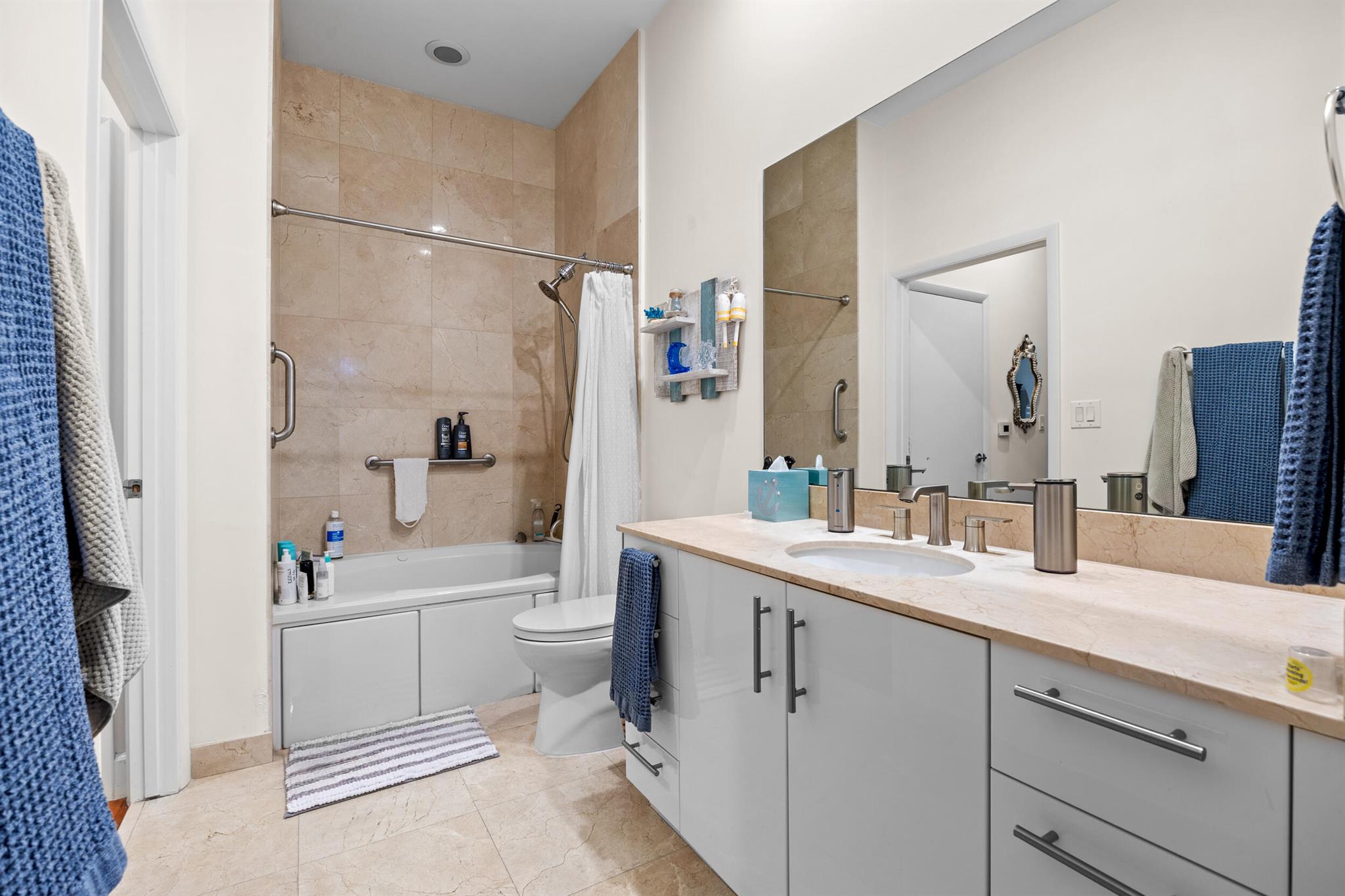 550 Okeechobee Boulevard 114