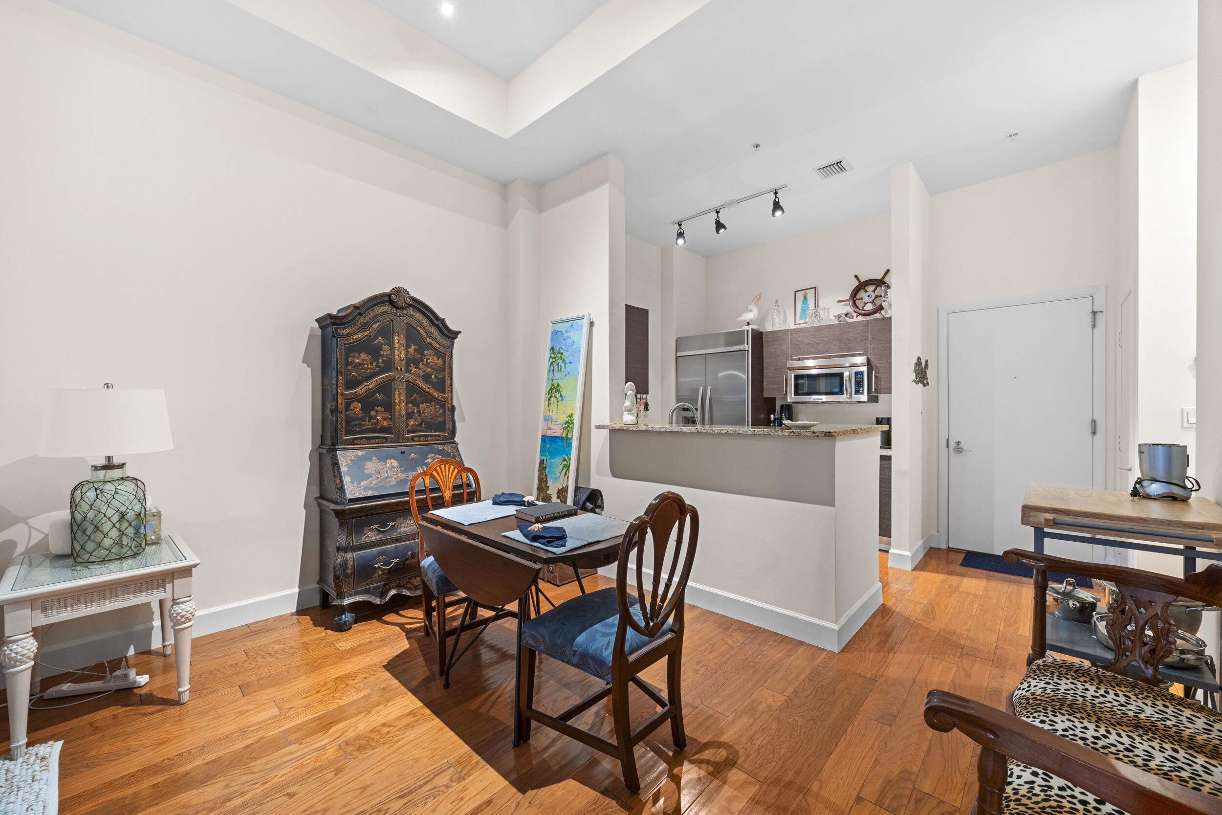 550 Okeechobee Boulevard 114