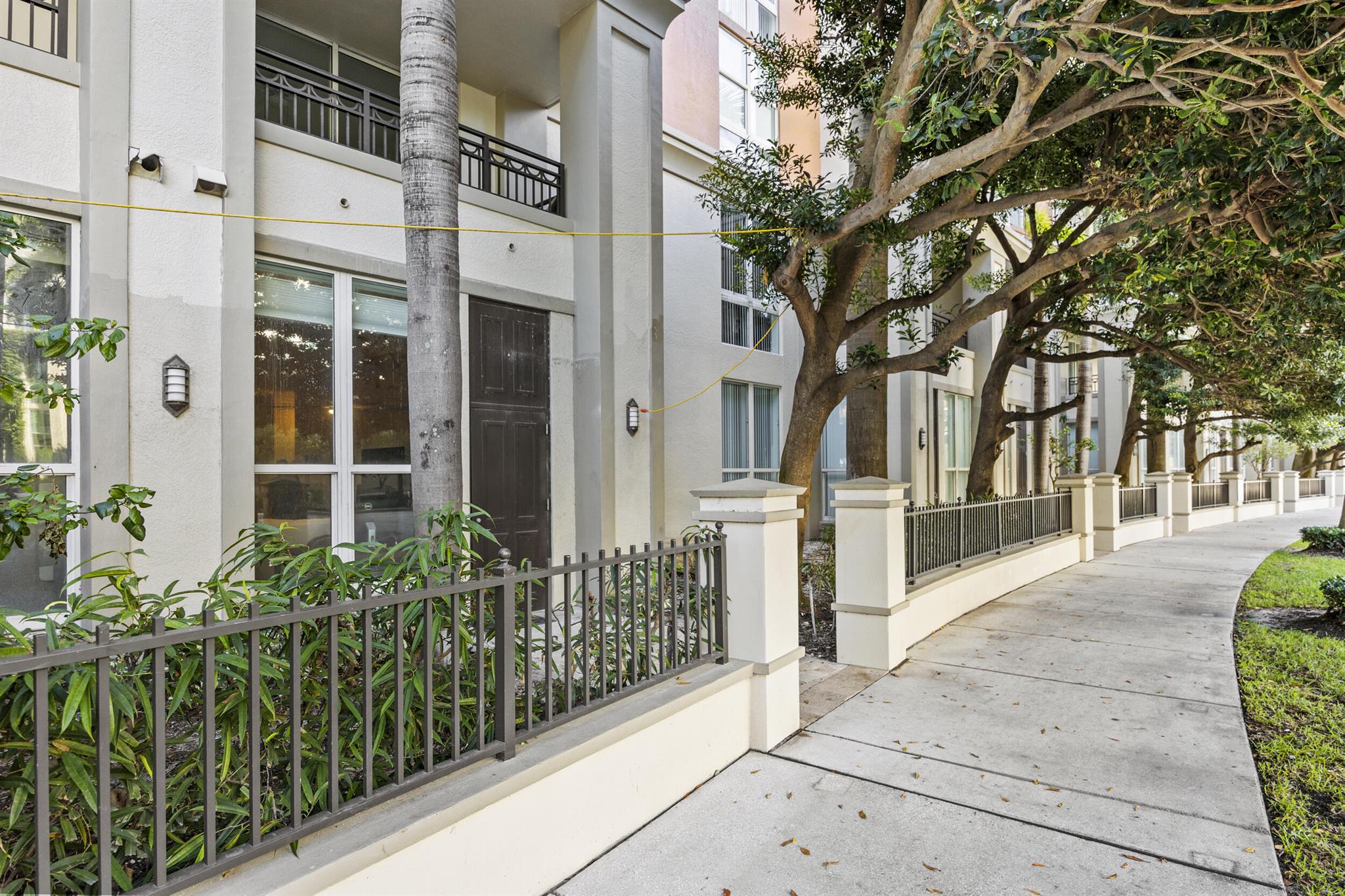 550 Okeechobee Boulevard 114