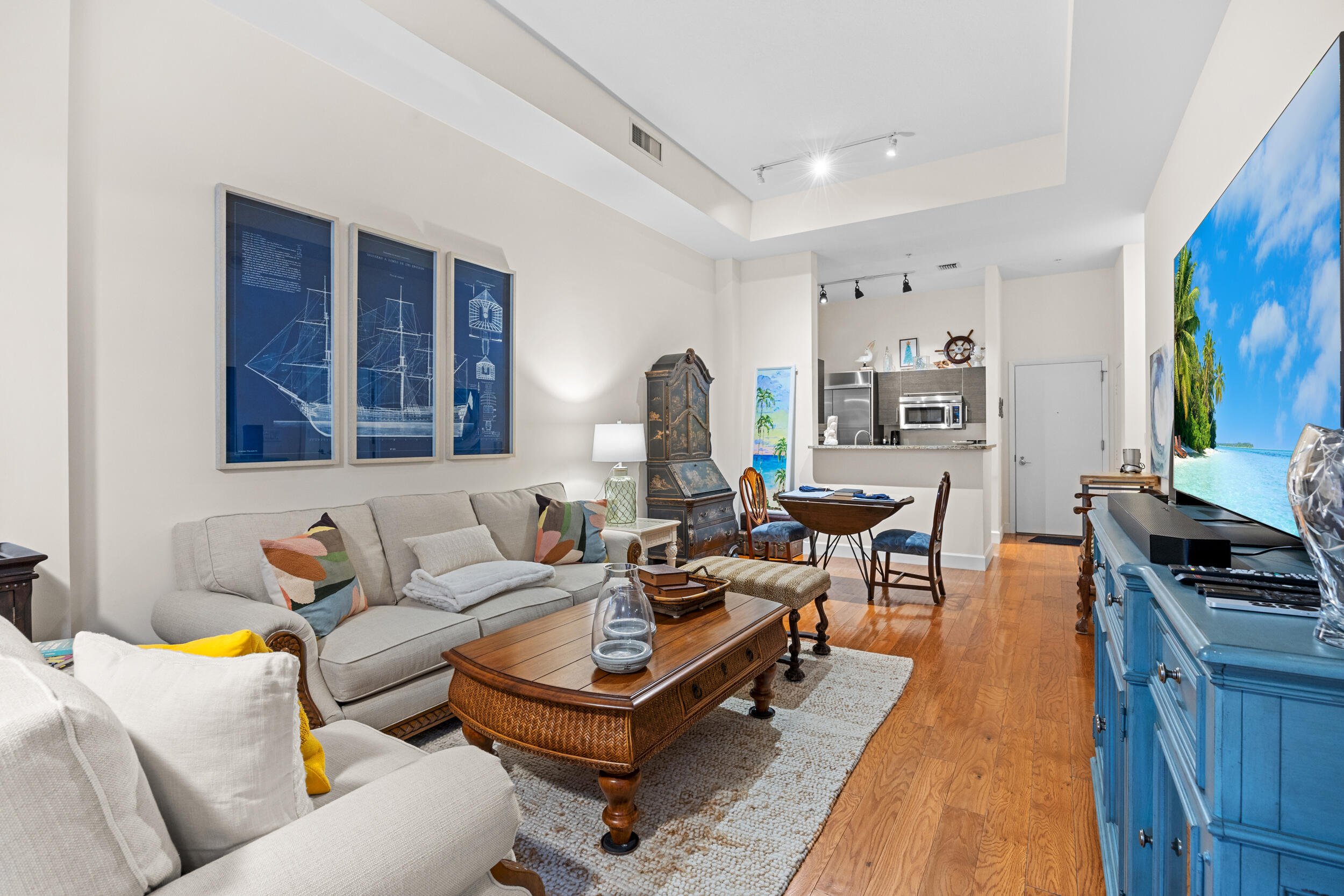 550 Okeechobee Boulevard 114