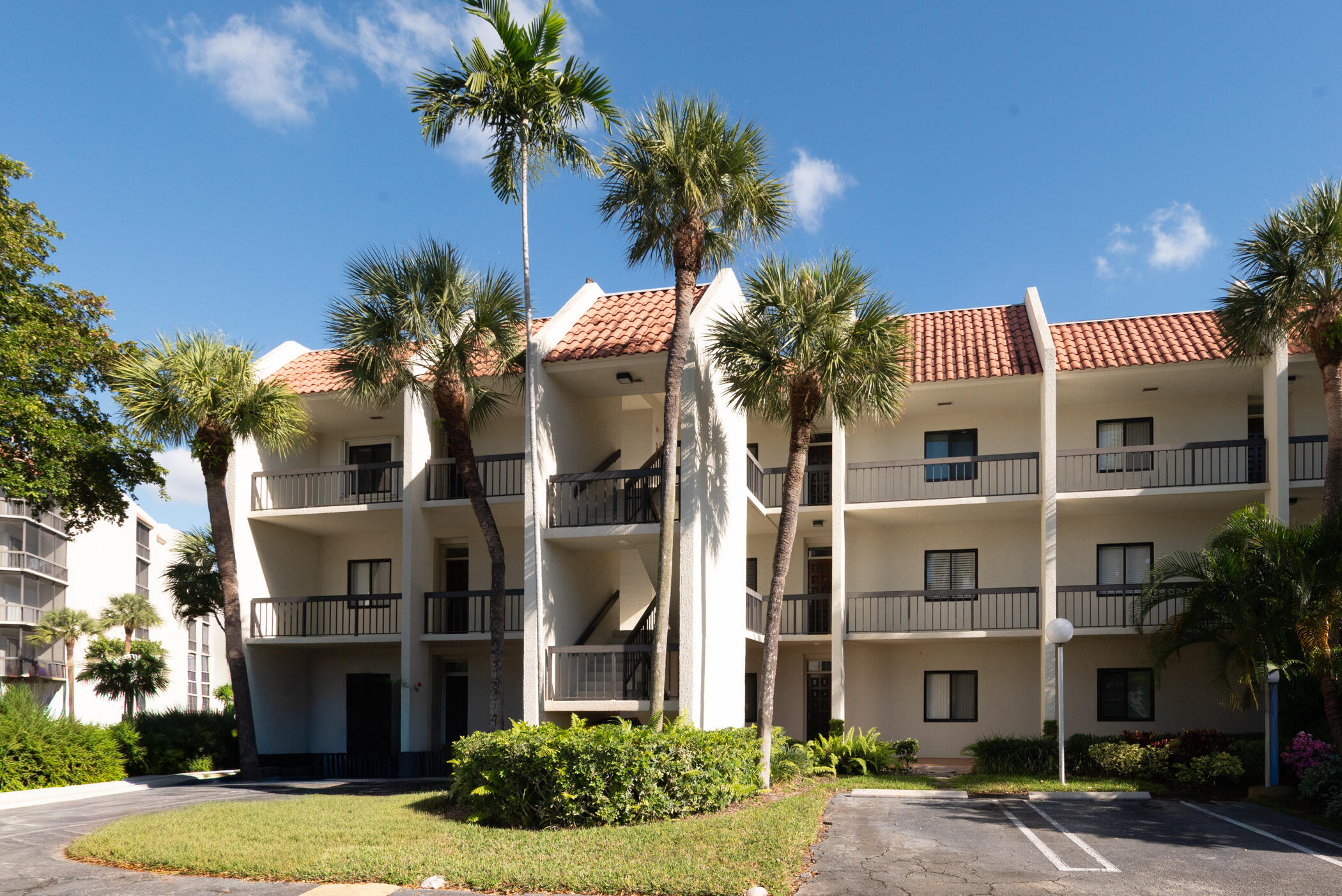 2550 Presidential Way 302
