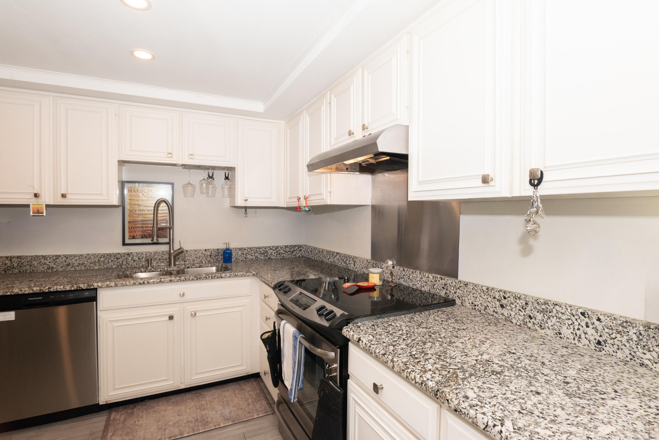 2550 Presidential Way 302