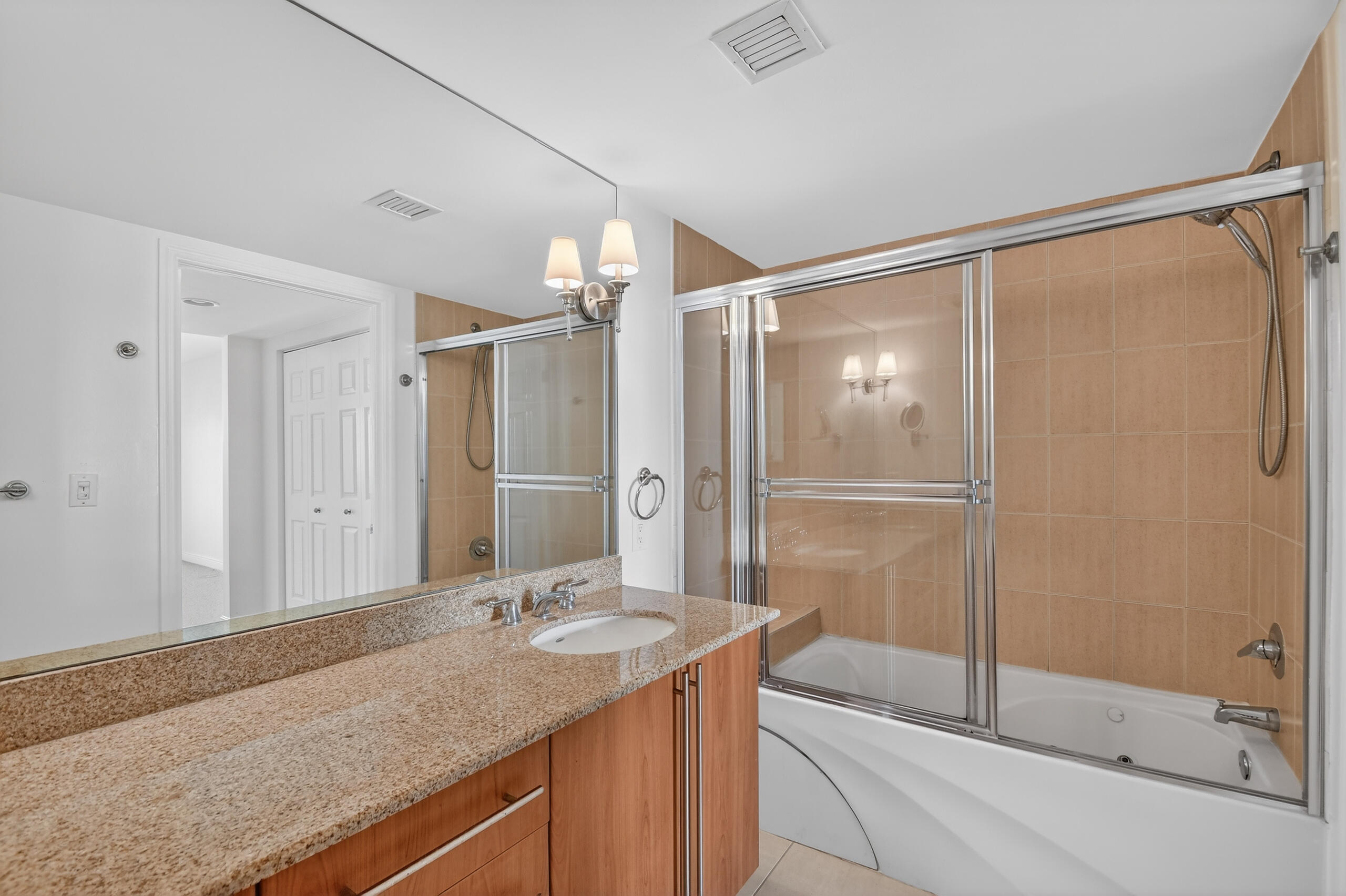 610 Clematis Street 631