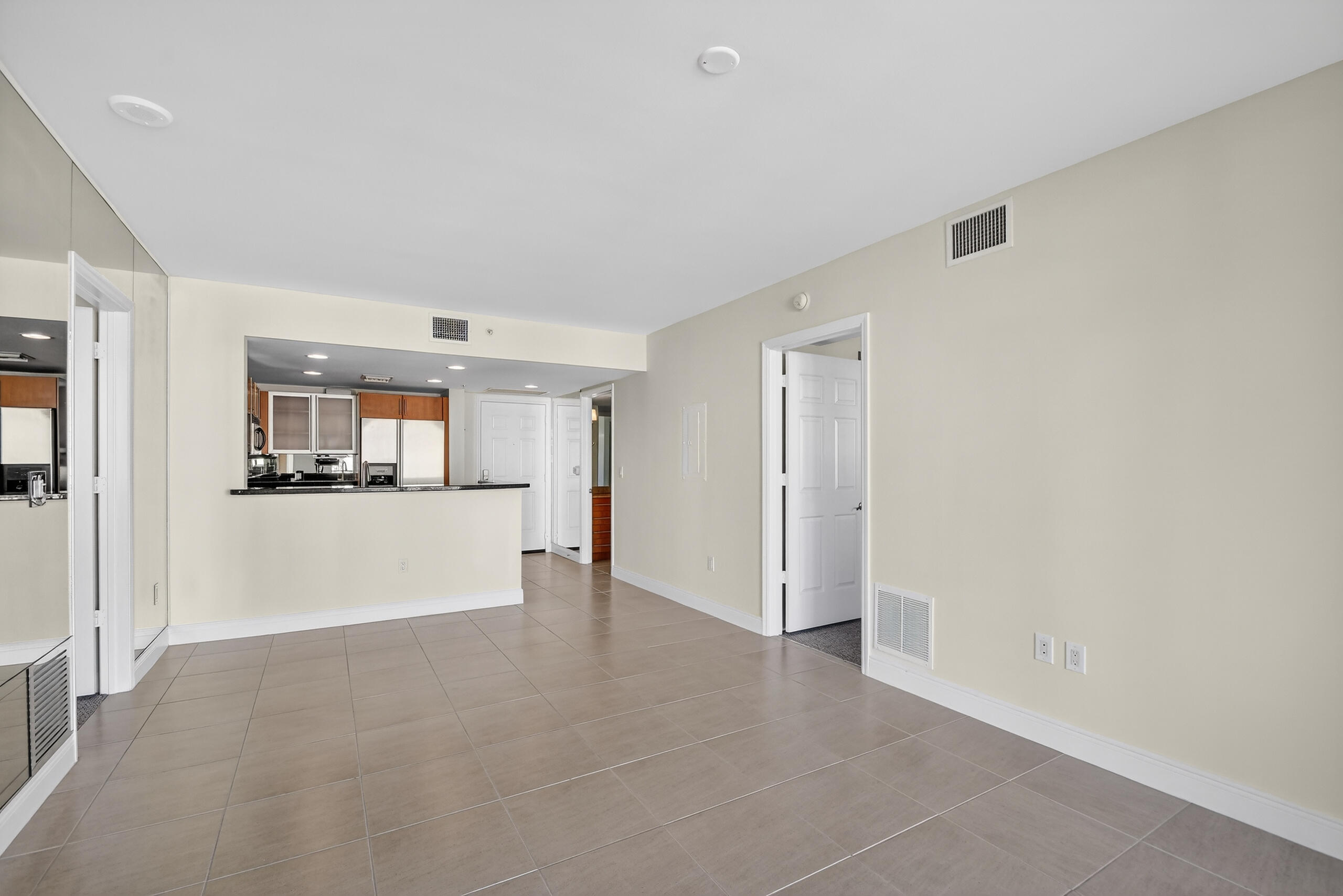 610 Clematis Street 631