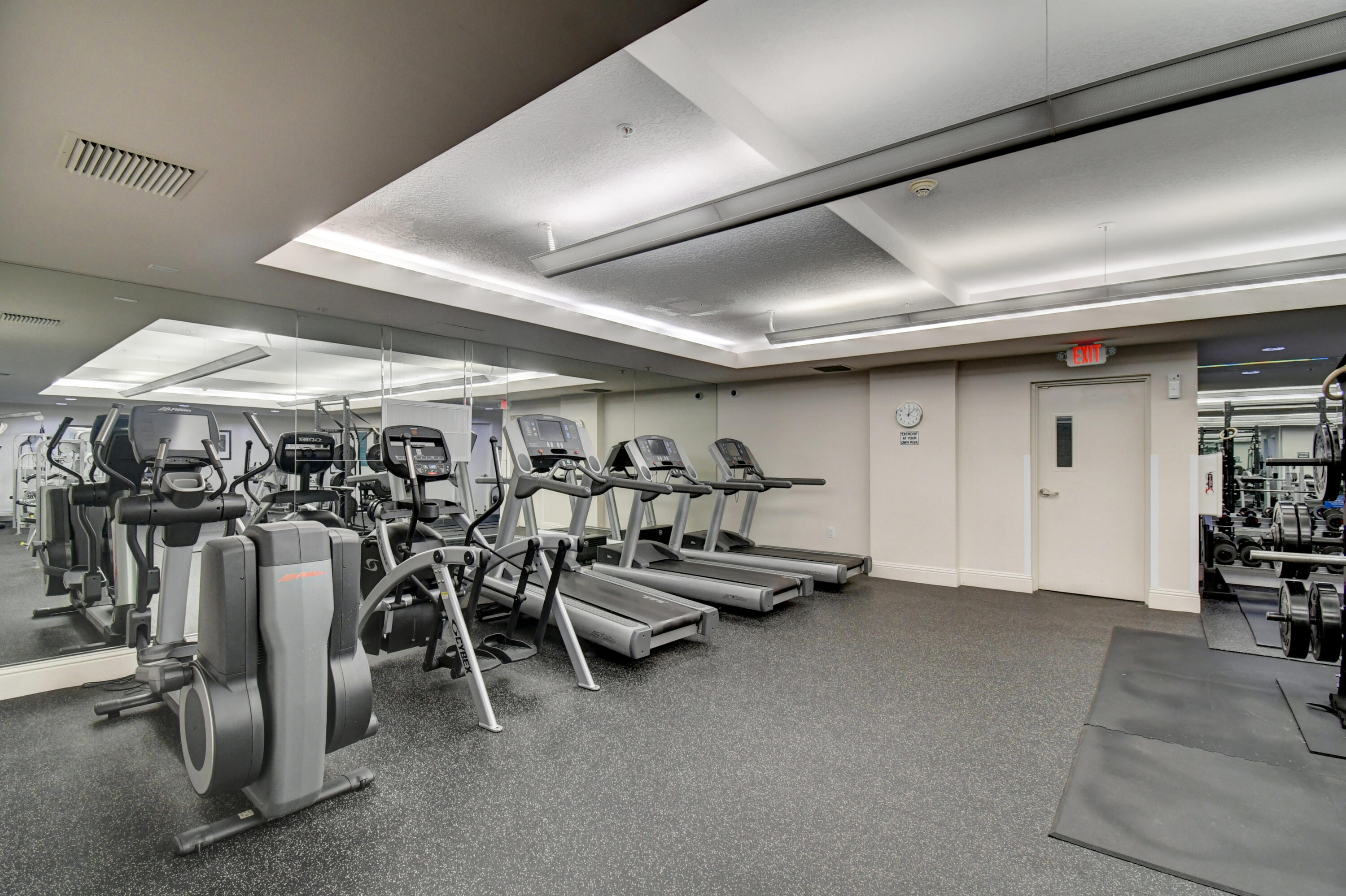 610 Clematis Street 631