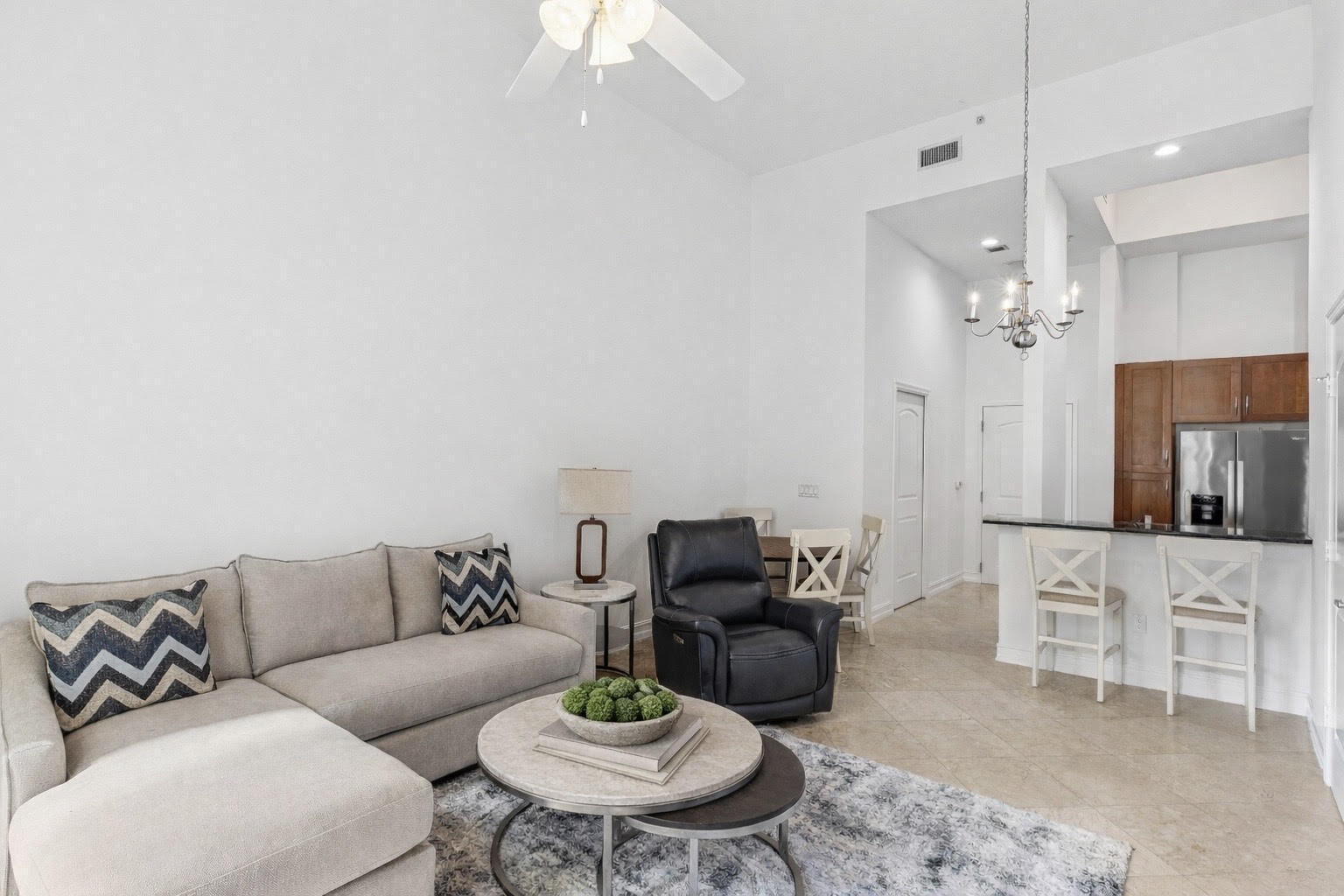 701 S Olive Avenue 305
