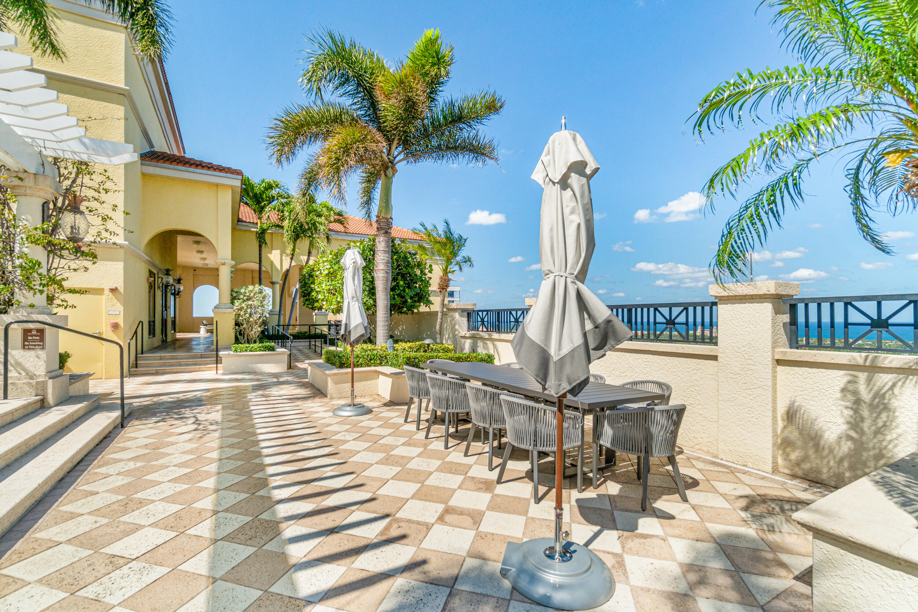 701 S Olive Avenue 305