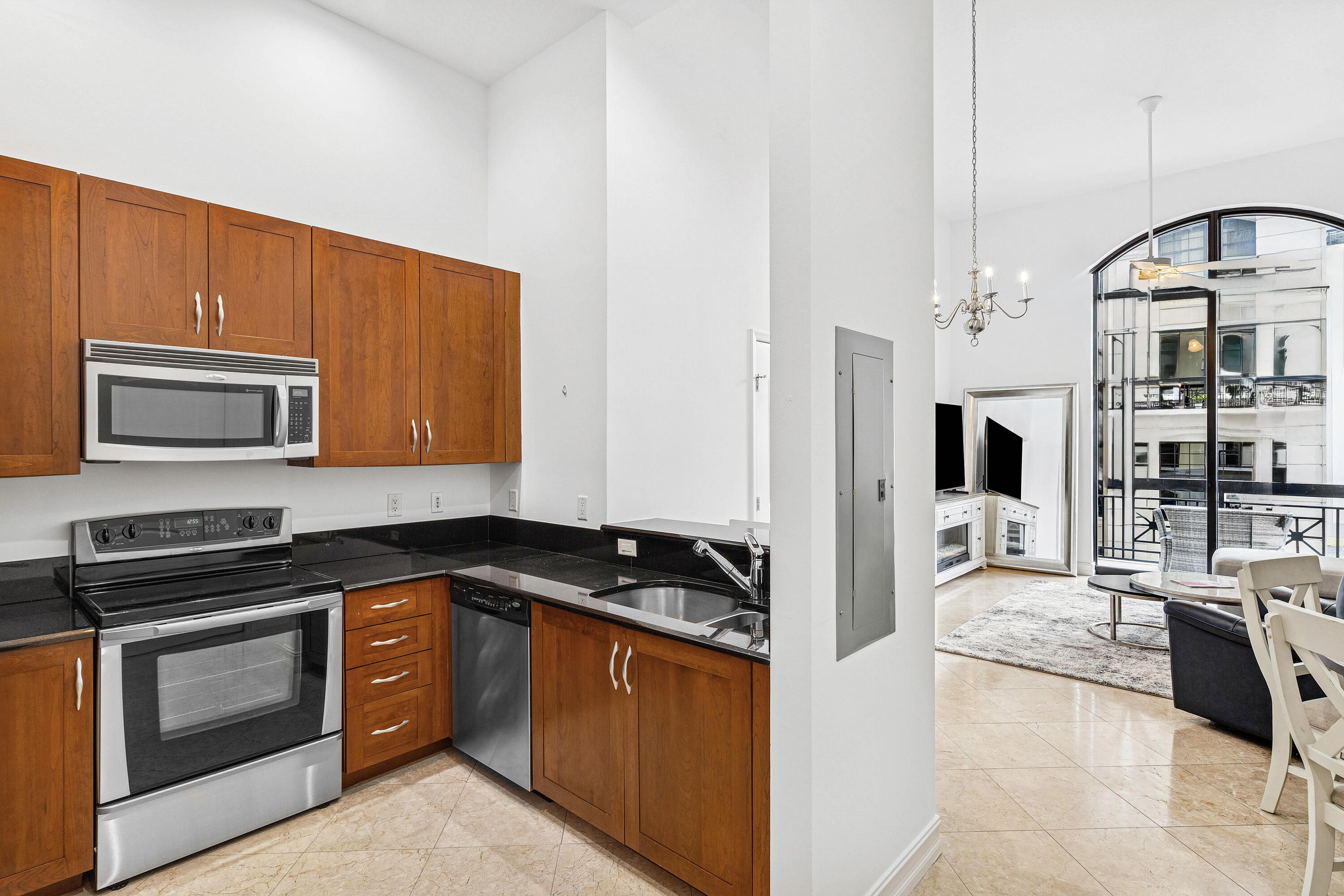701 S Olive Avenue 305