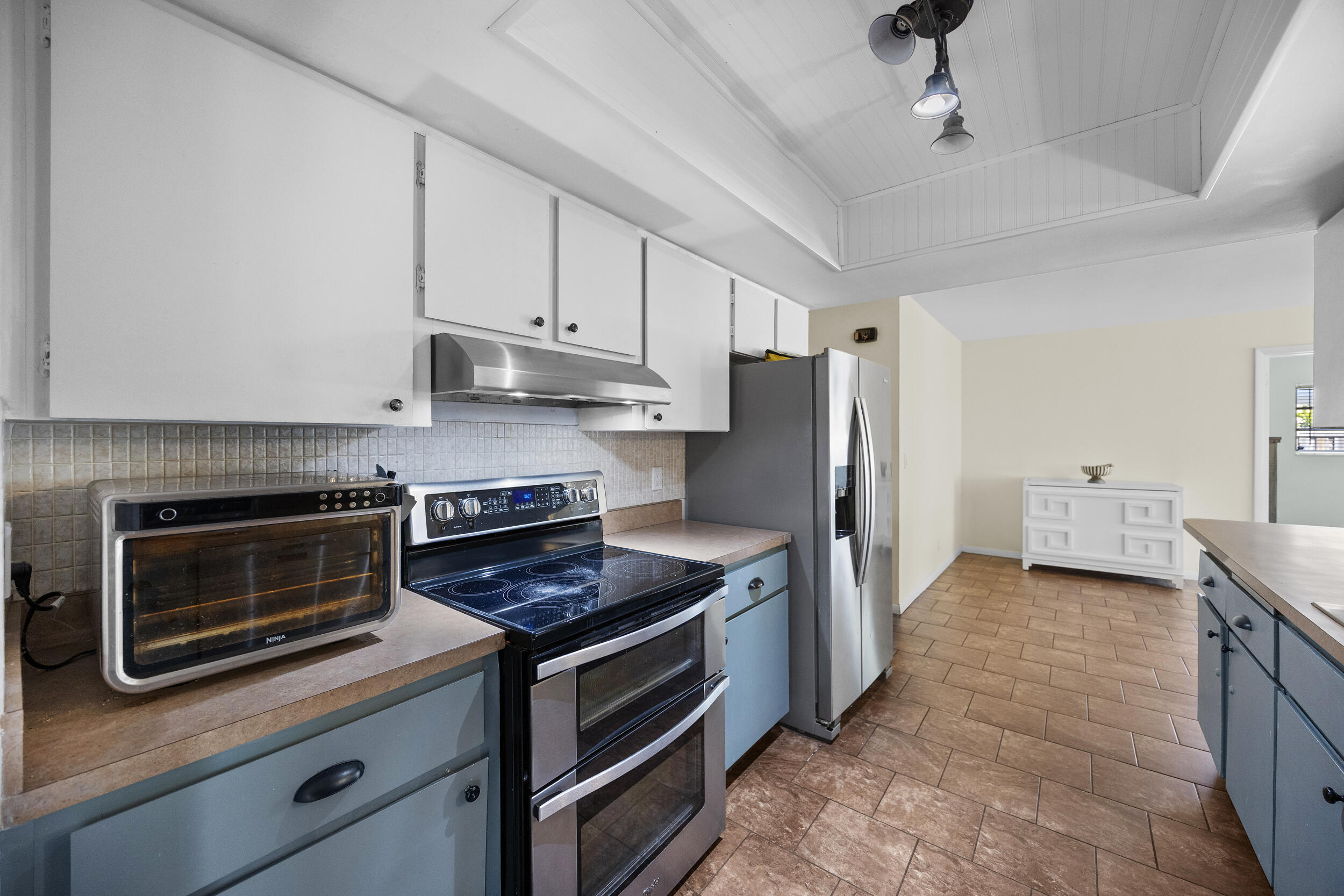 9676 Heather Circle W