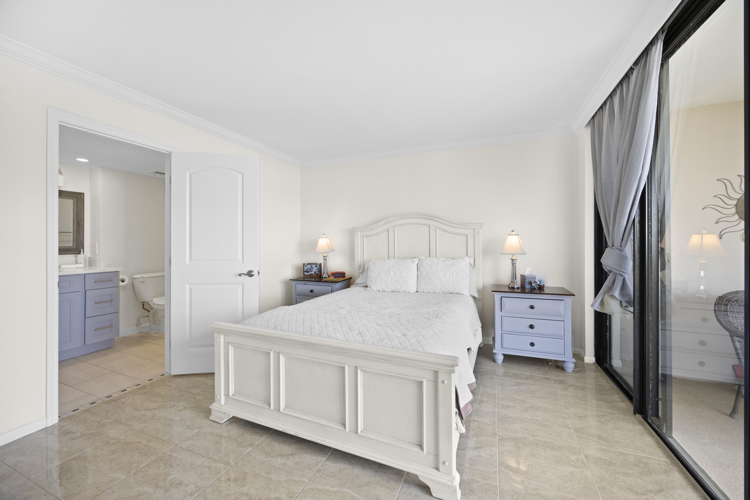 2425 Presidential Way Ph2