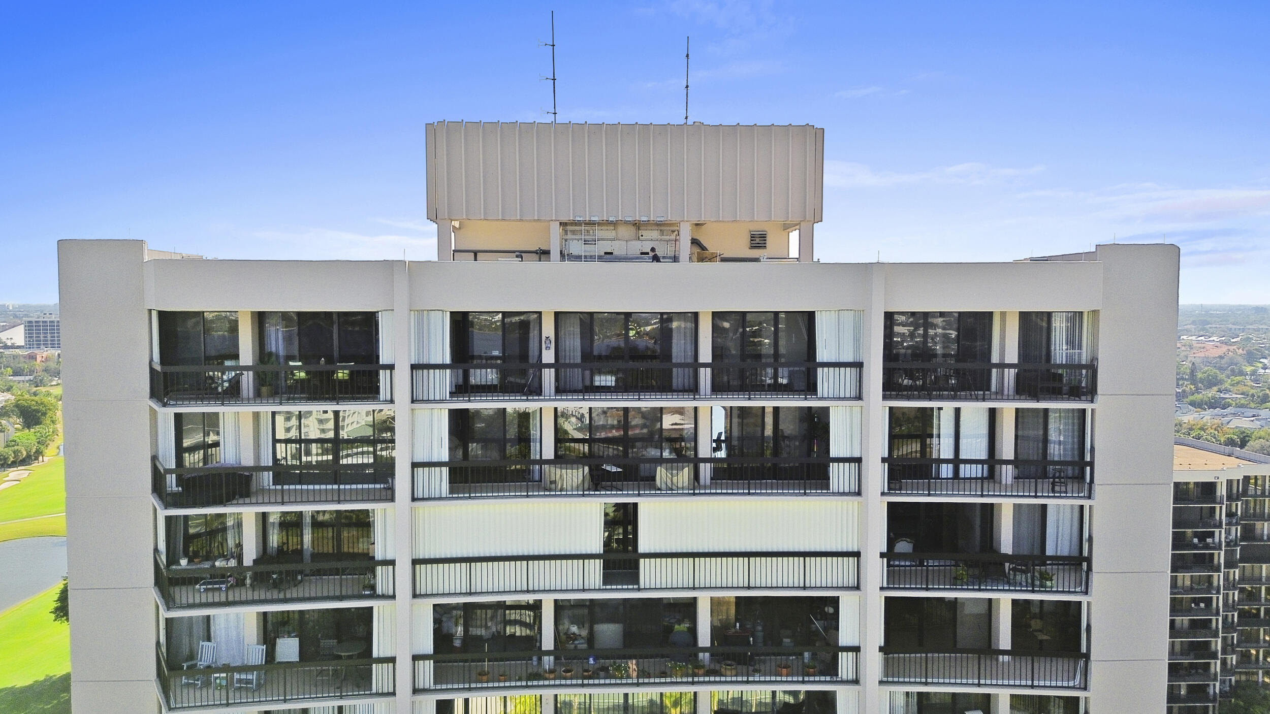 2425 Presidential Way Ph2