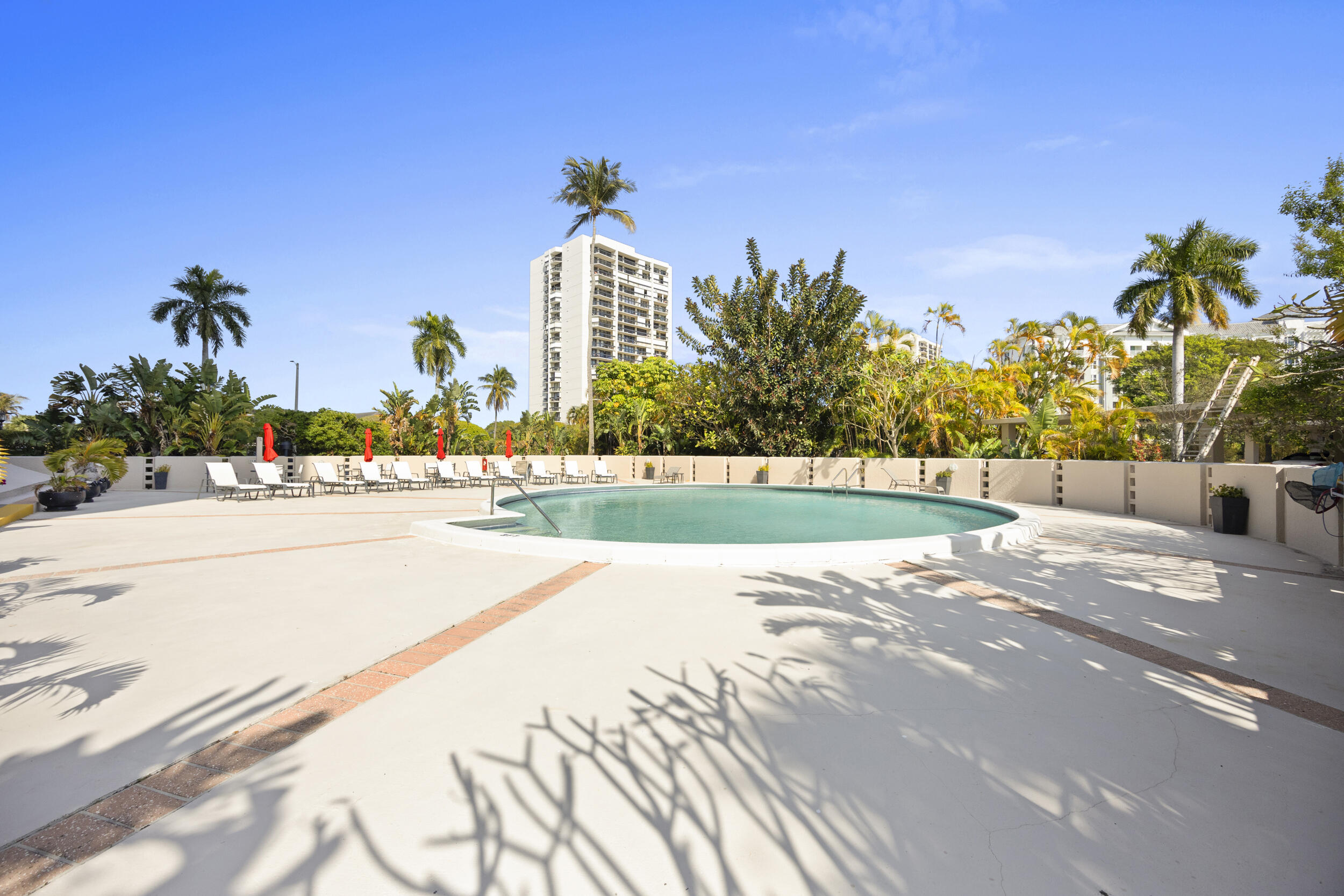 2425 Presidential Way Ph2