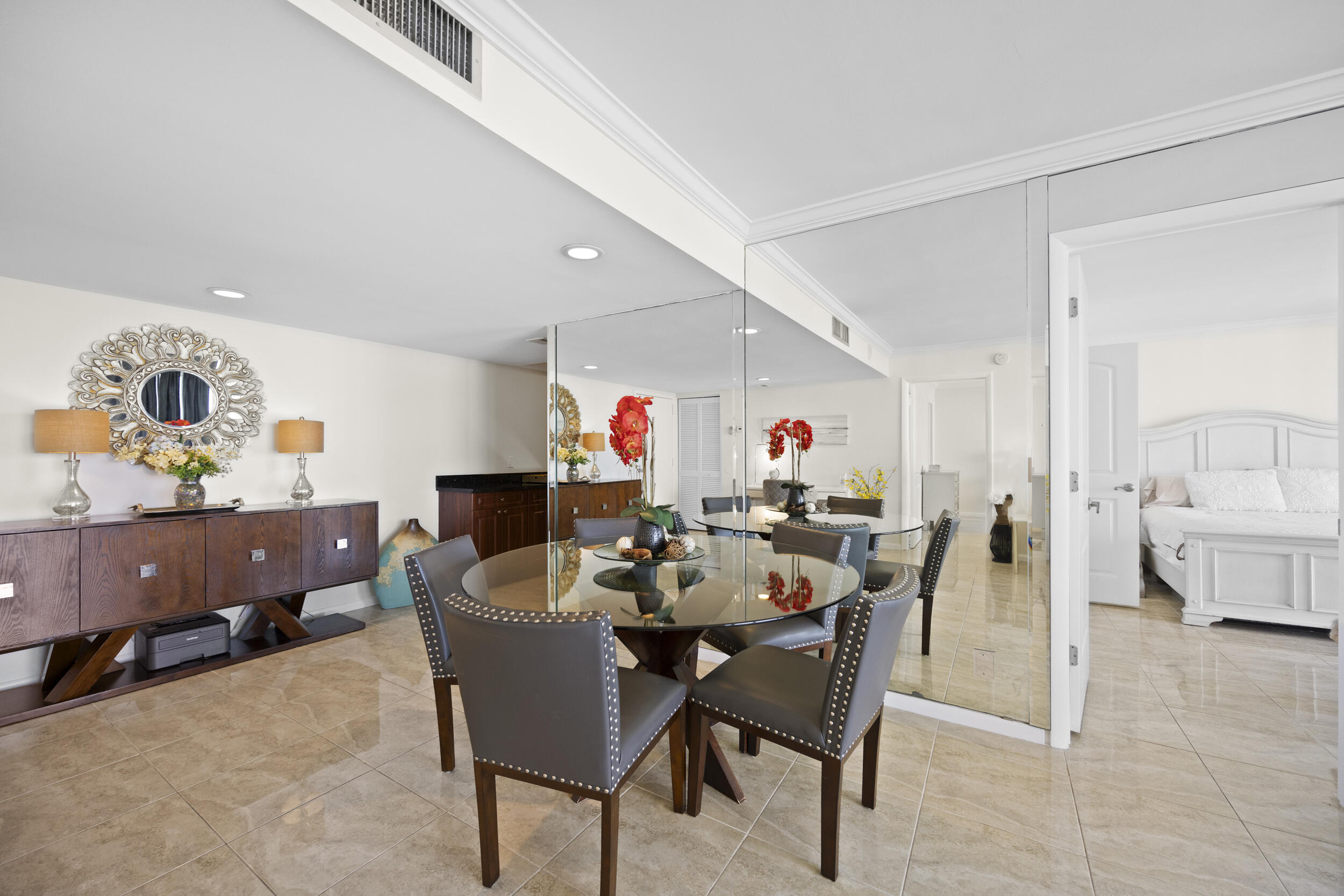 2425 Presidential Way Ph2