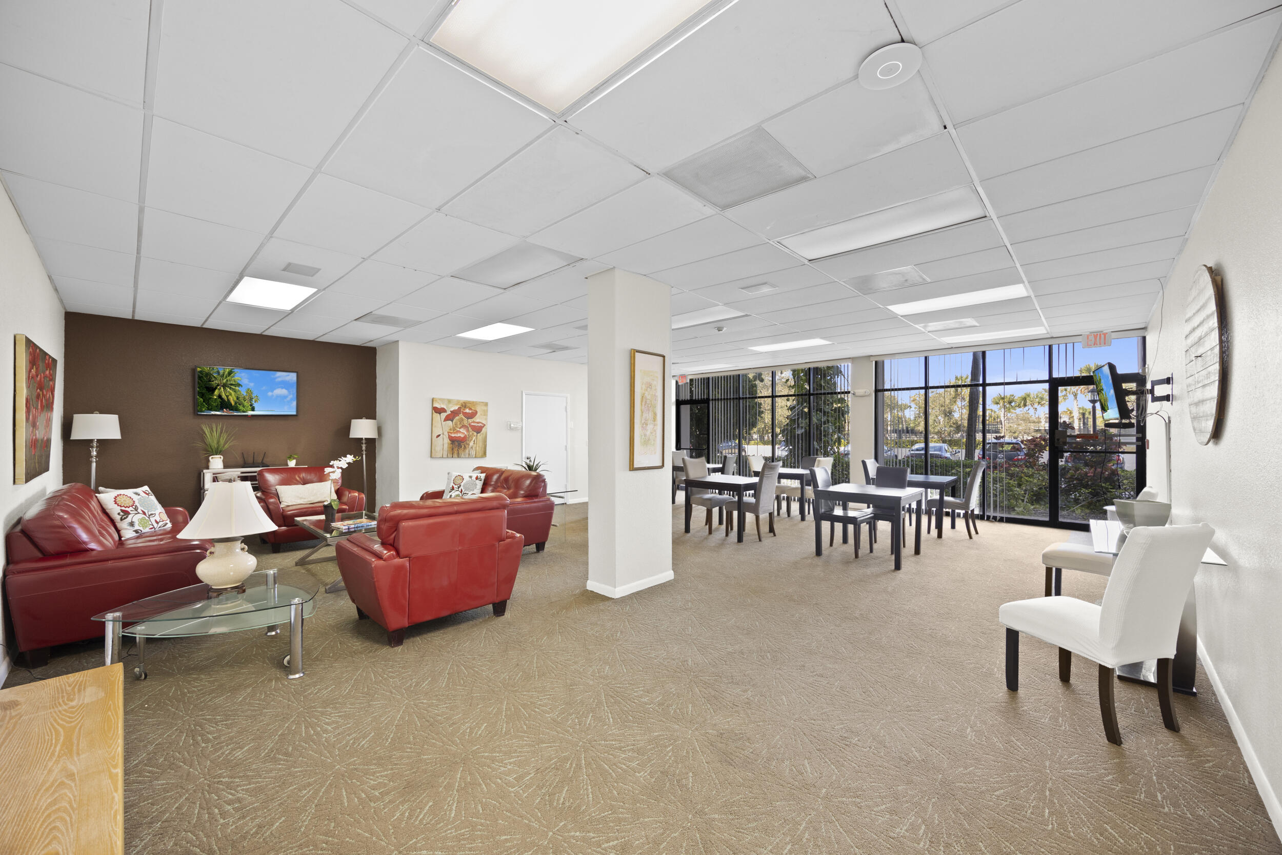 2425 Presidential Way Ph2