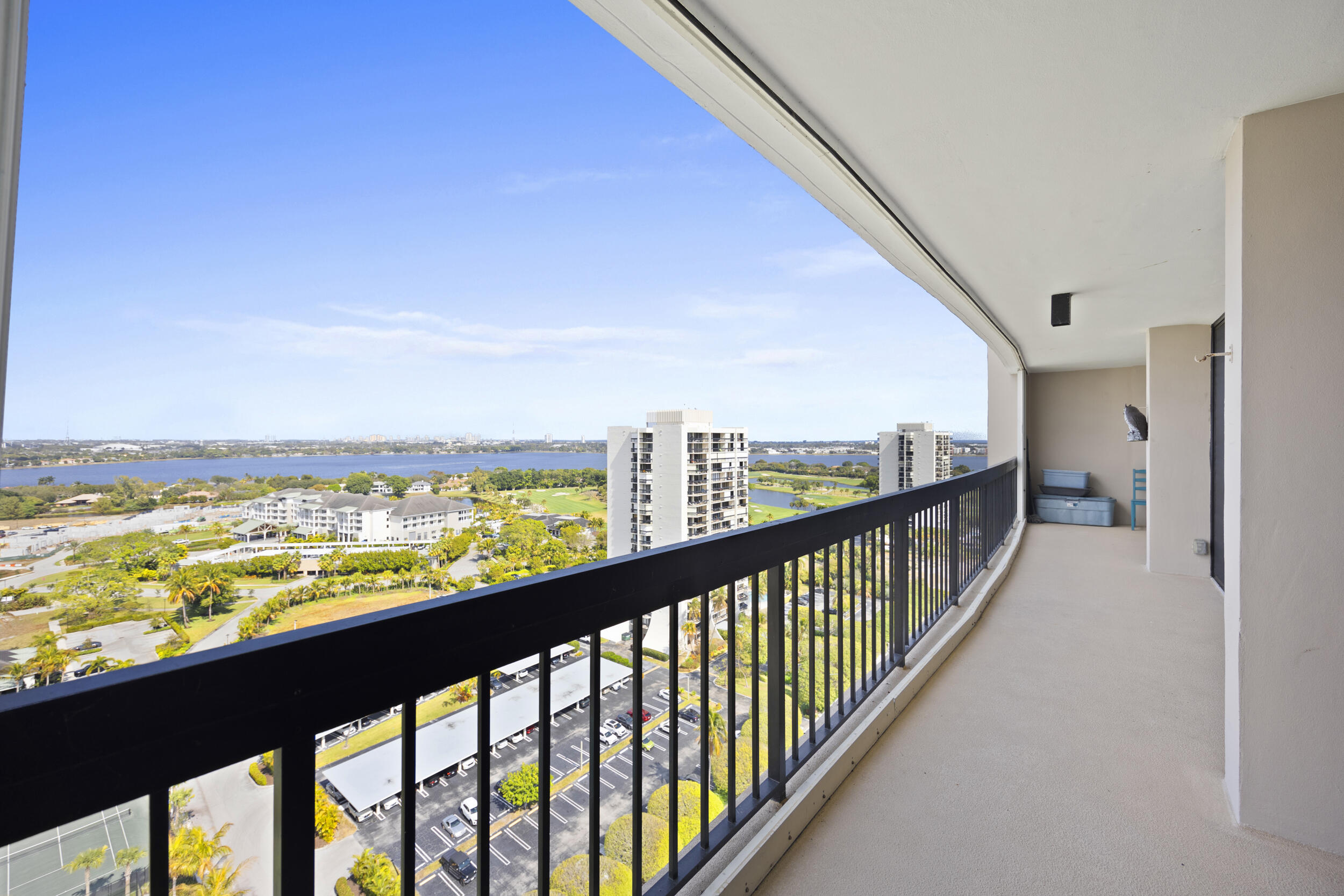 2425 Presidential Way Ph2