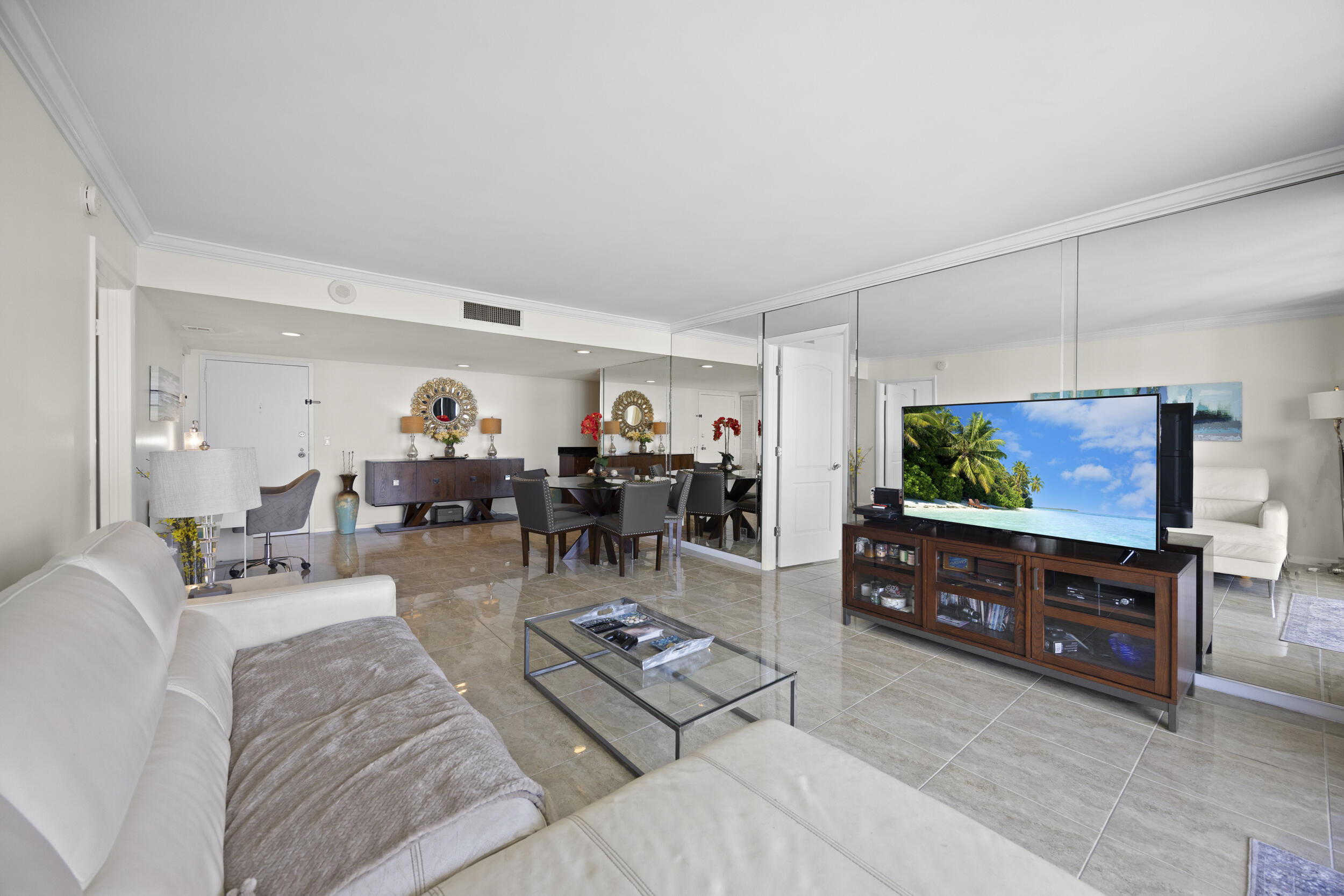 2425 Presidential Way Ph2