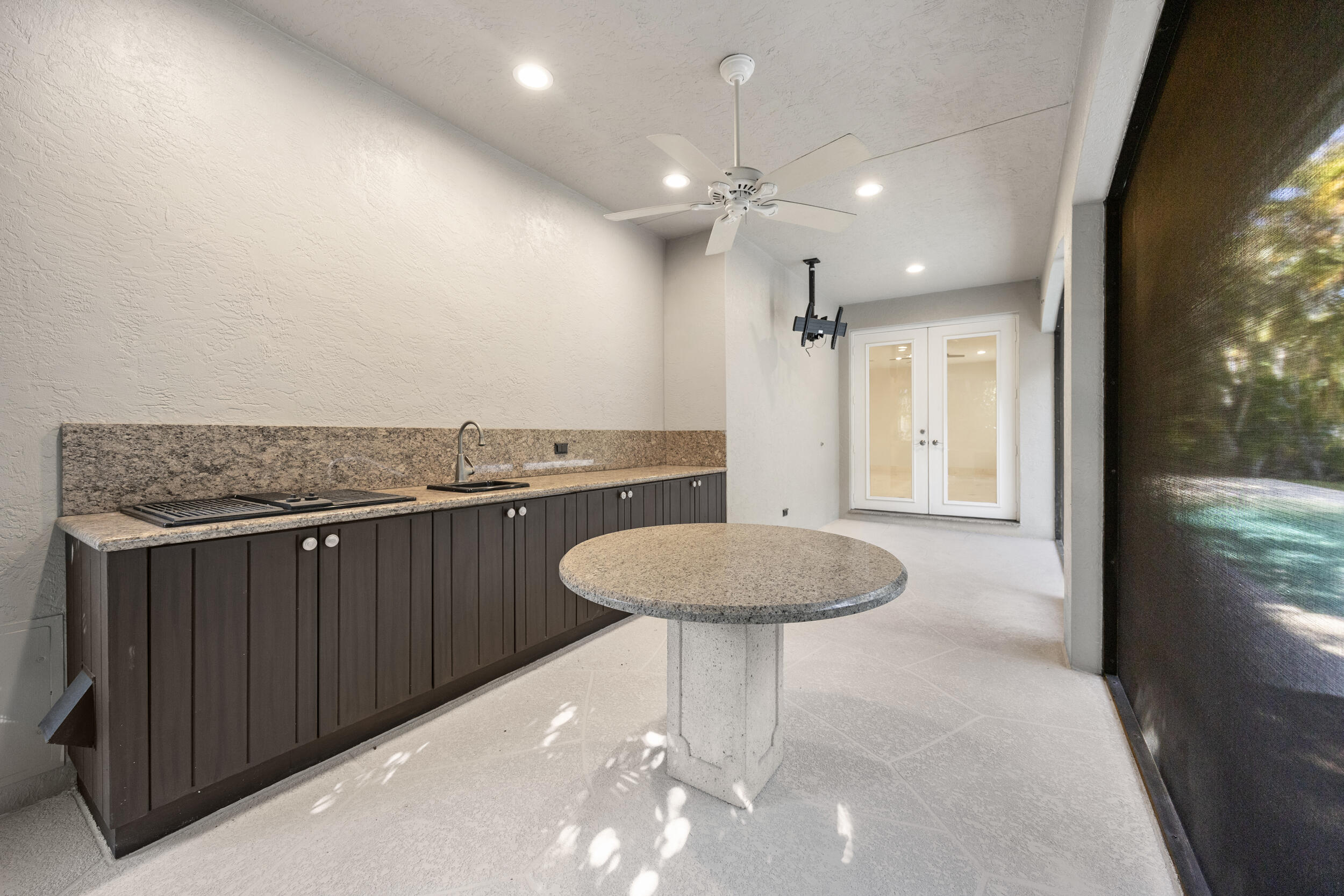 1558 Farmington Avenue