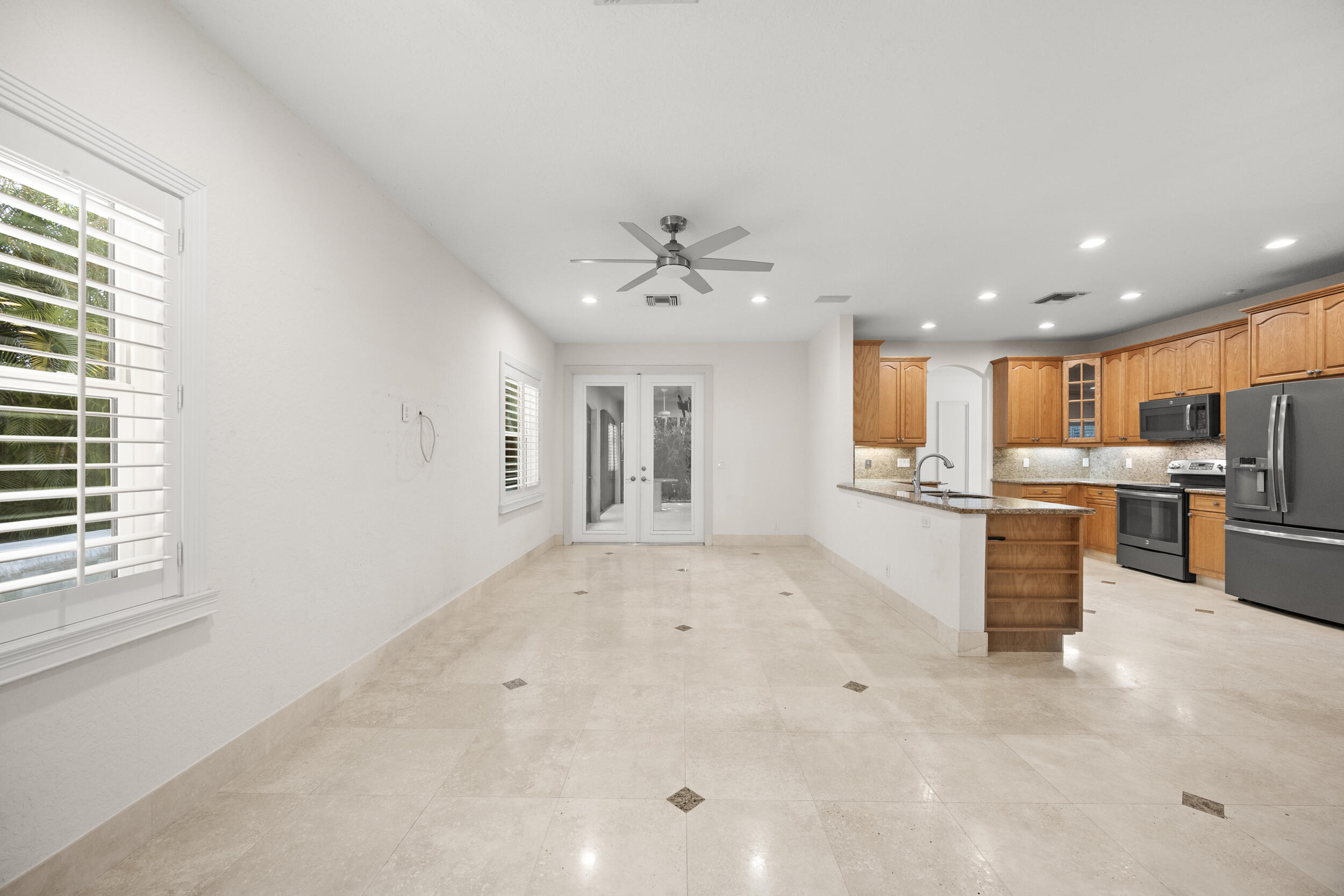 1558 Farmington Avenue