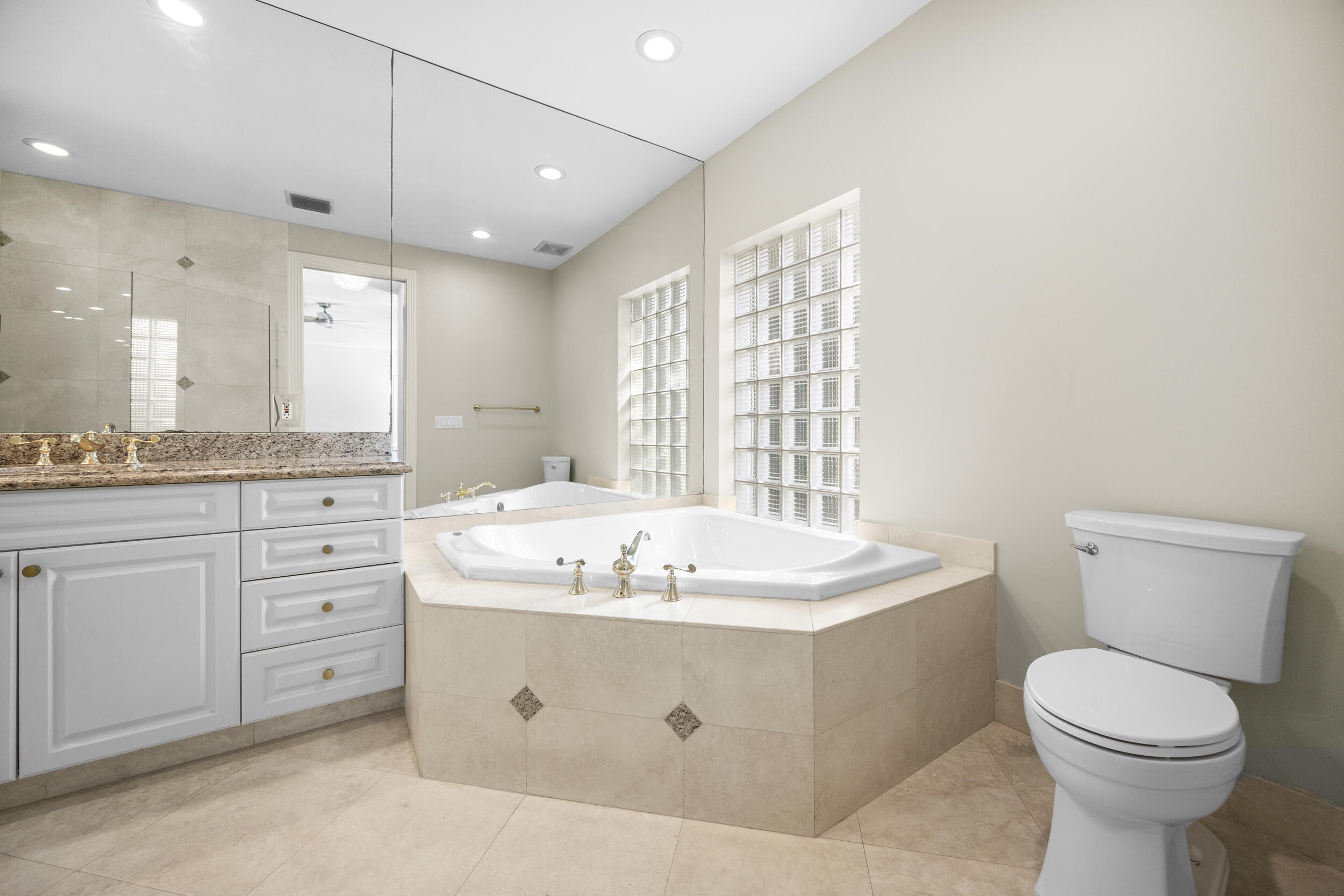 1558 Farmington Avenue