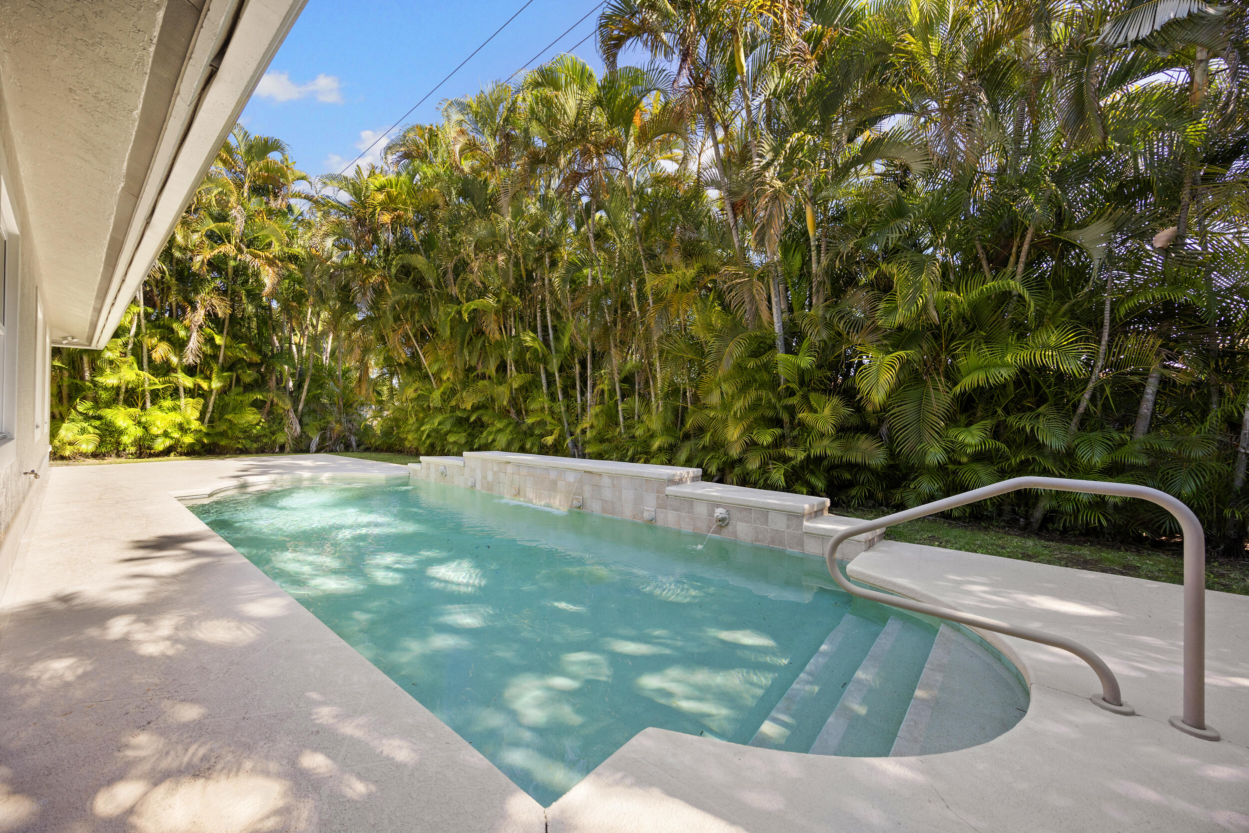 1558 Farmington Avenue