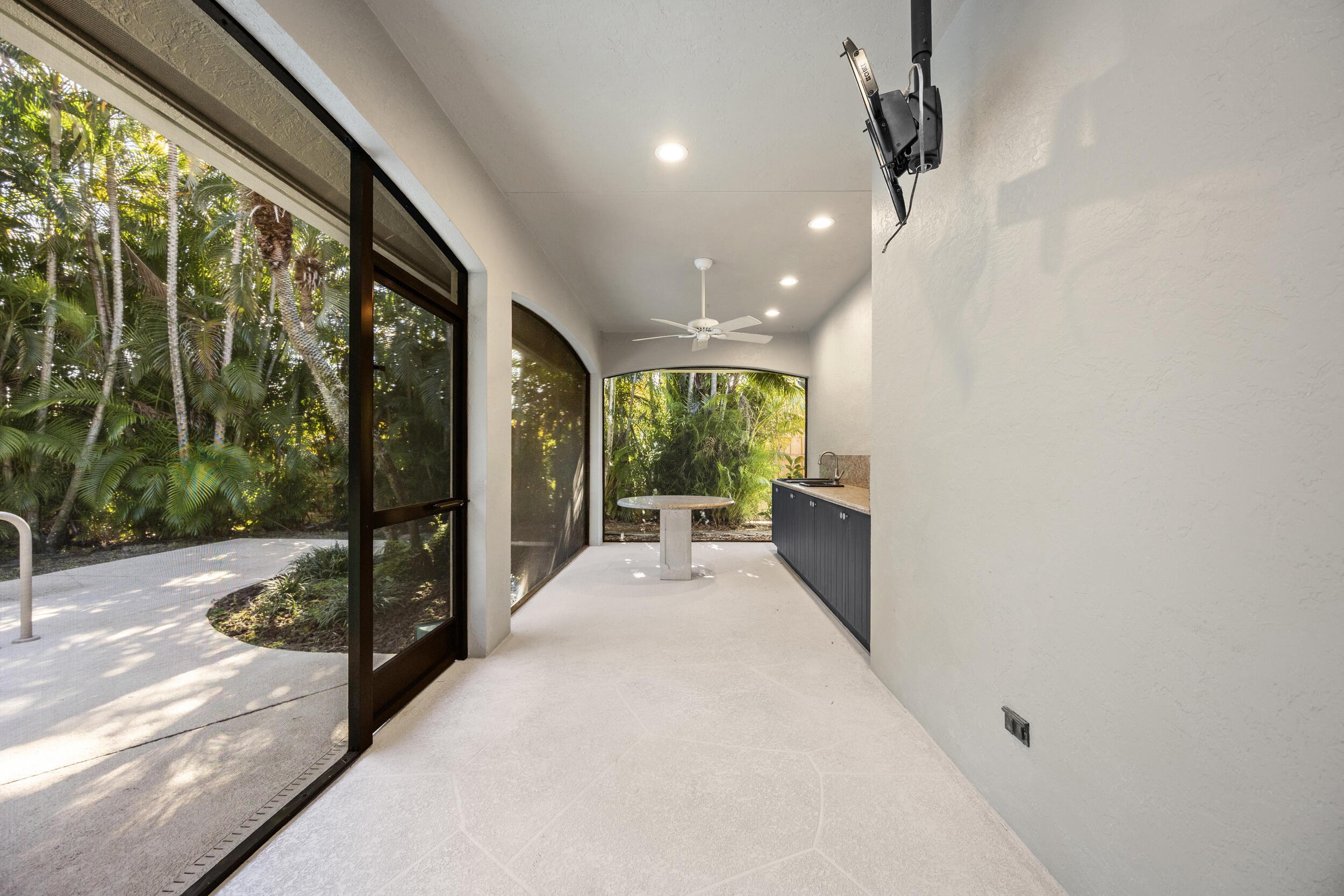 1558 Farmington Avenue