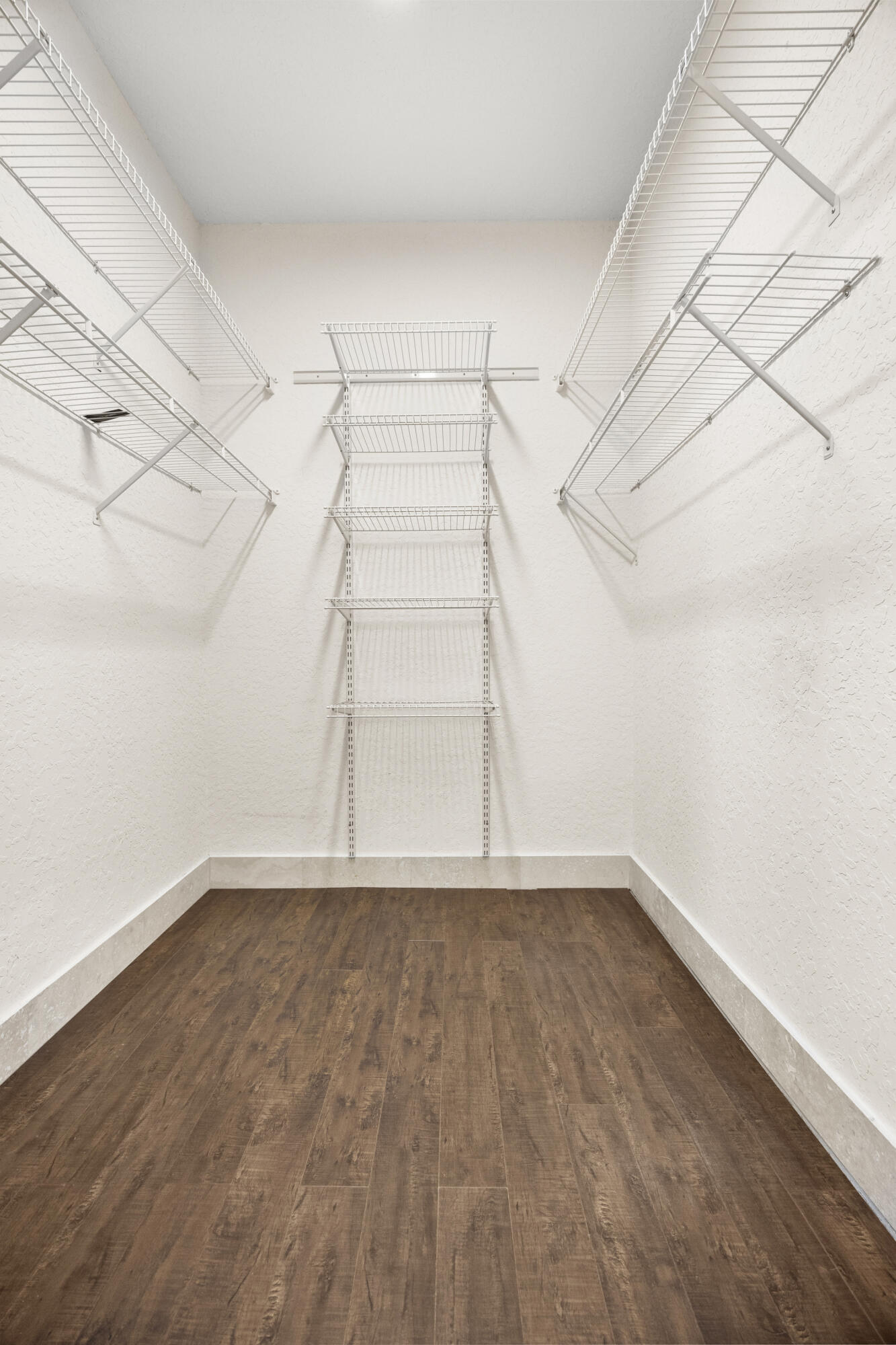 1558 Farmington Avenue