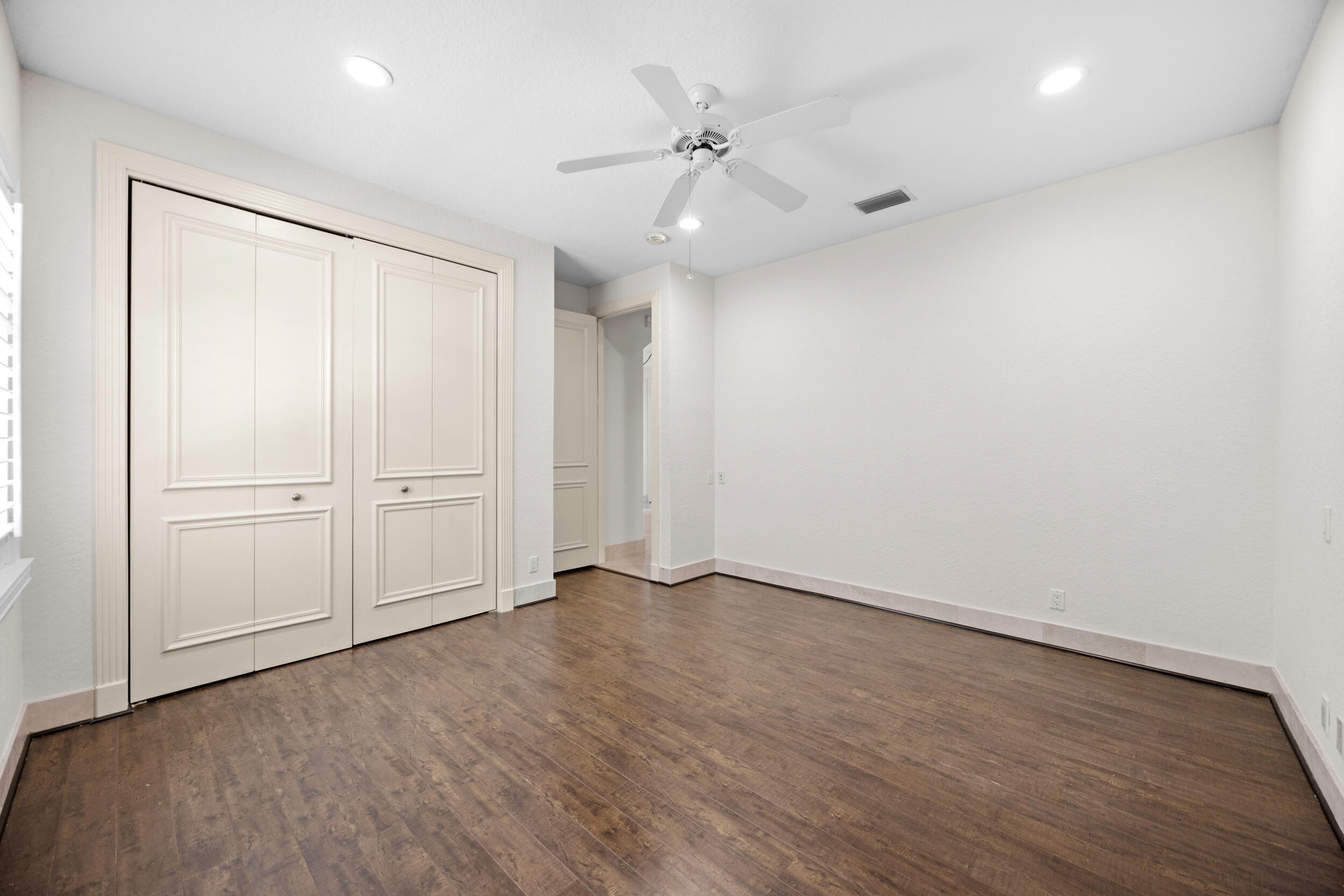 1558 Farmington Avenue