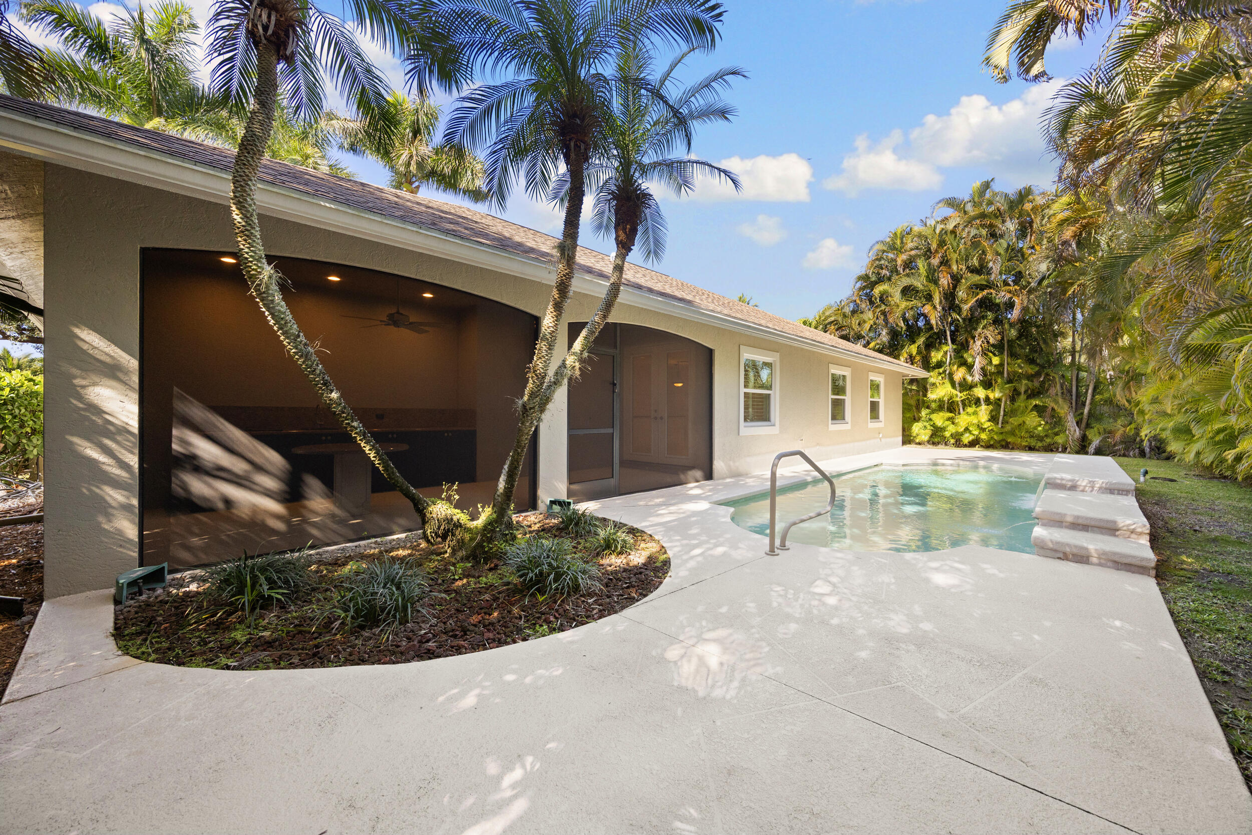 1558 Farmington Avenue