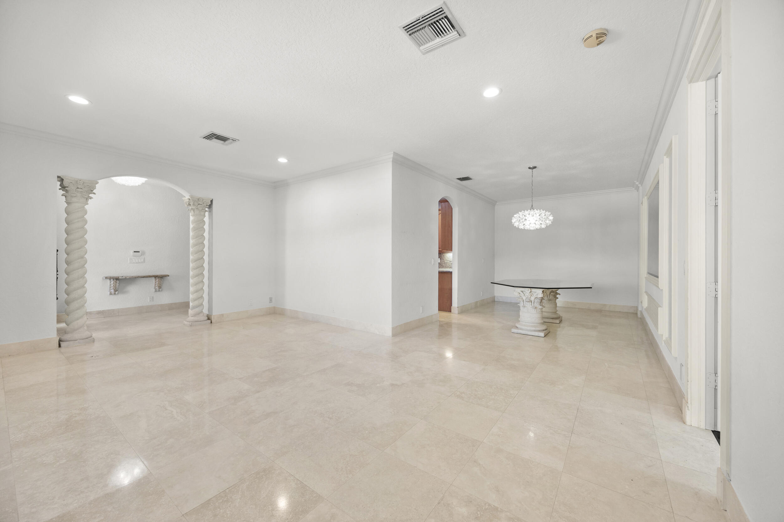 1558 Farmington Avenue