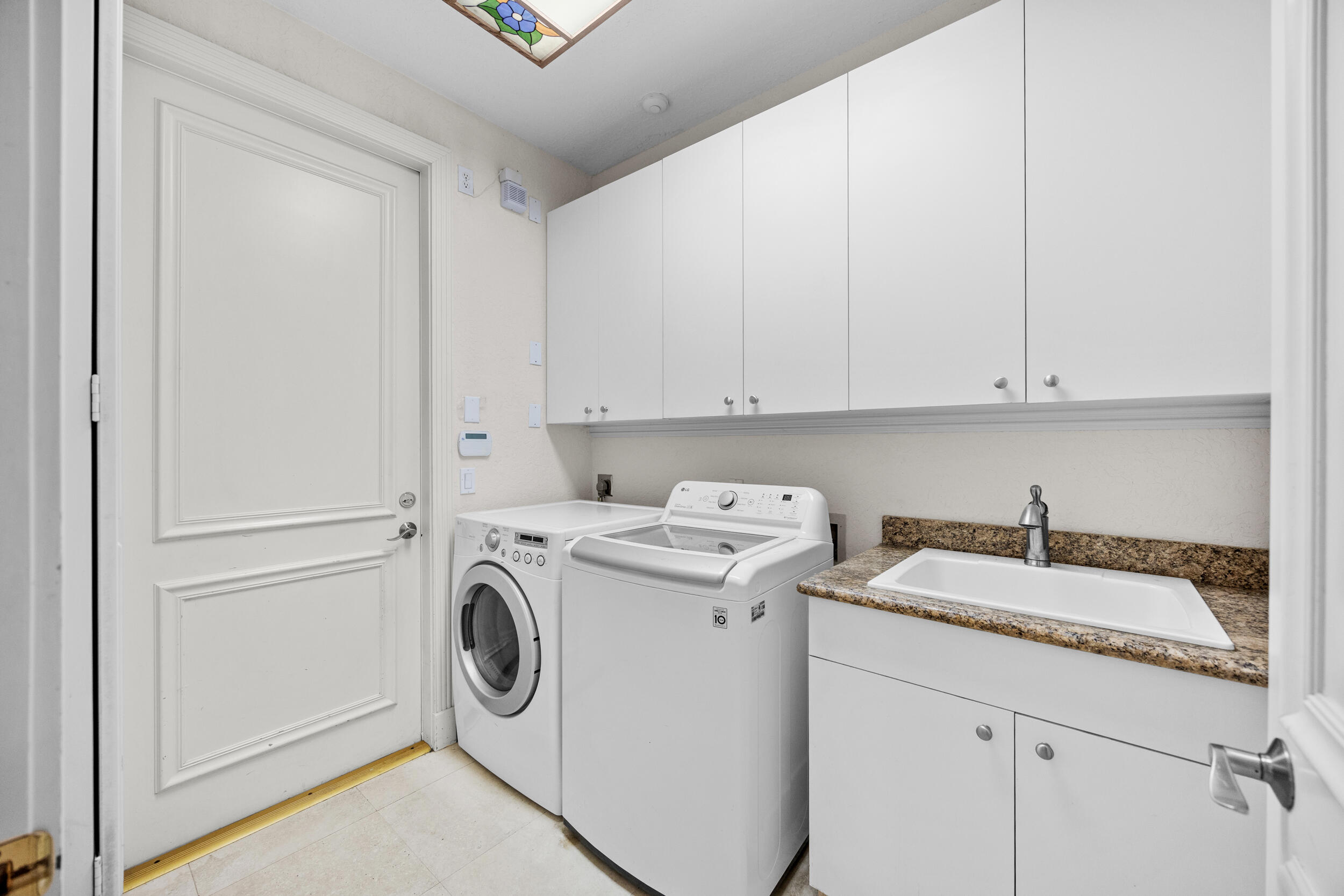 1558 Farmington Avenue