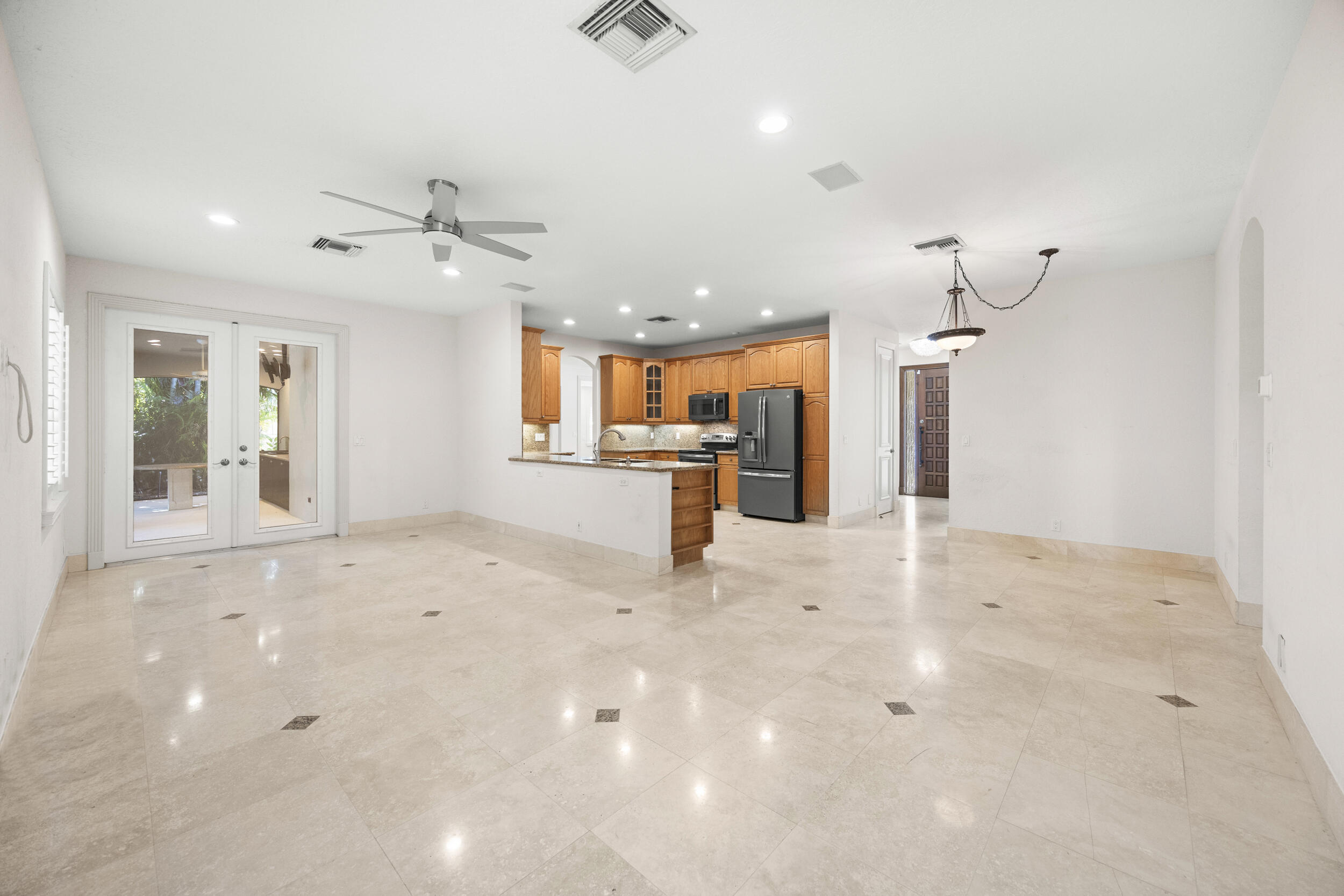 1558 Farmington Avenue