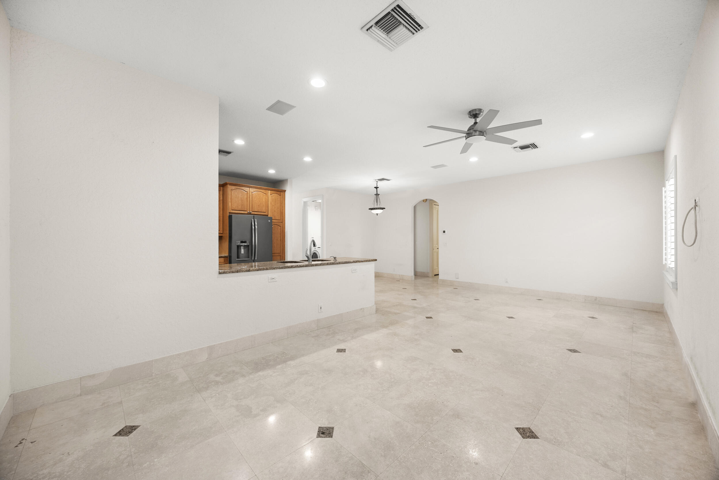 1558 Farmington Avenue