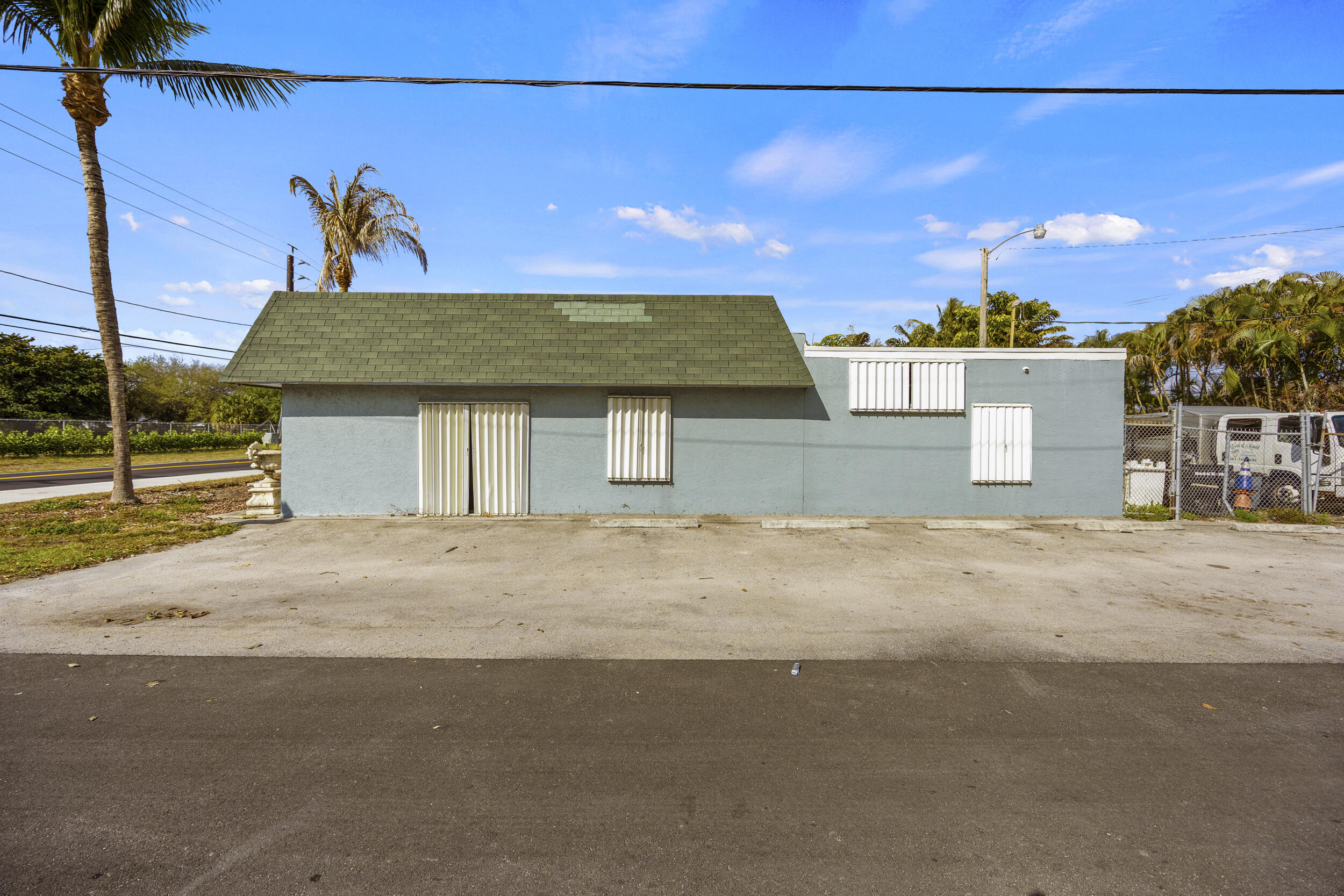 3085 2nd Avenue N, Palm Springs